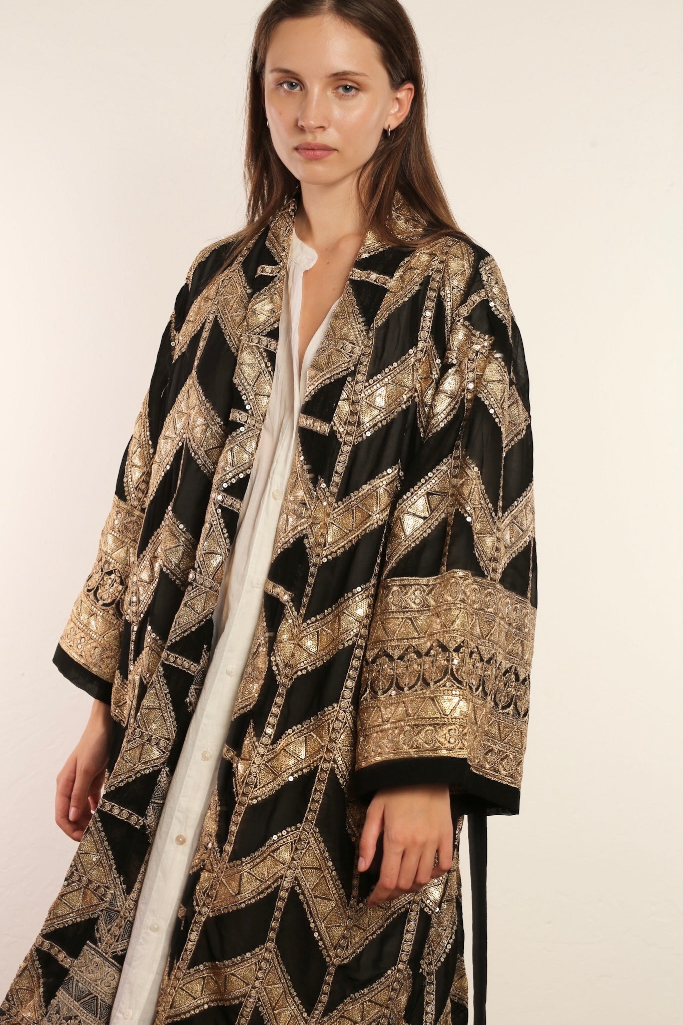 THALIA GOLD AND BLACK SILK KIMONO - MOMO STUDIO BERLIN - Berlin Concept Store - sustainable & ethical fashion