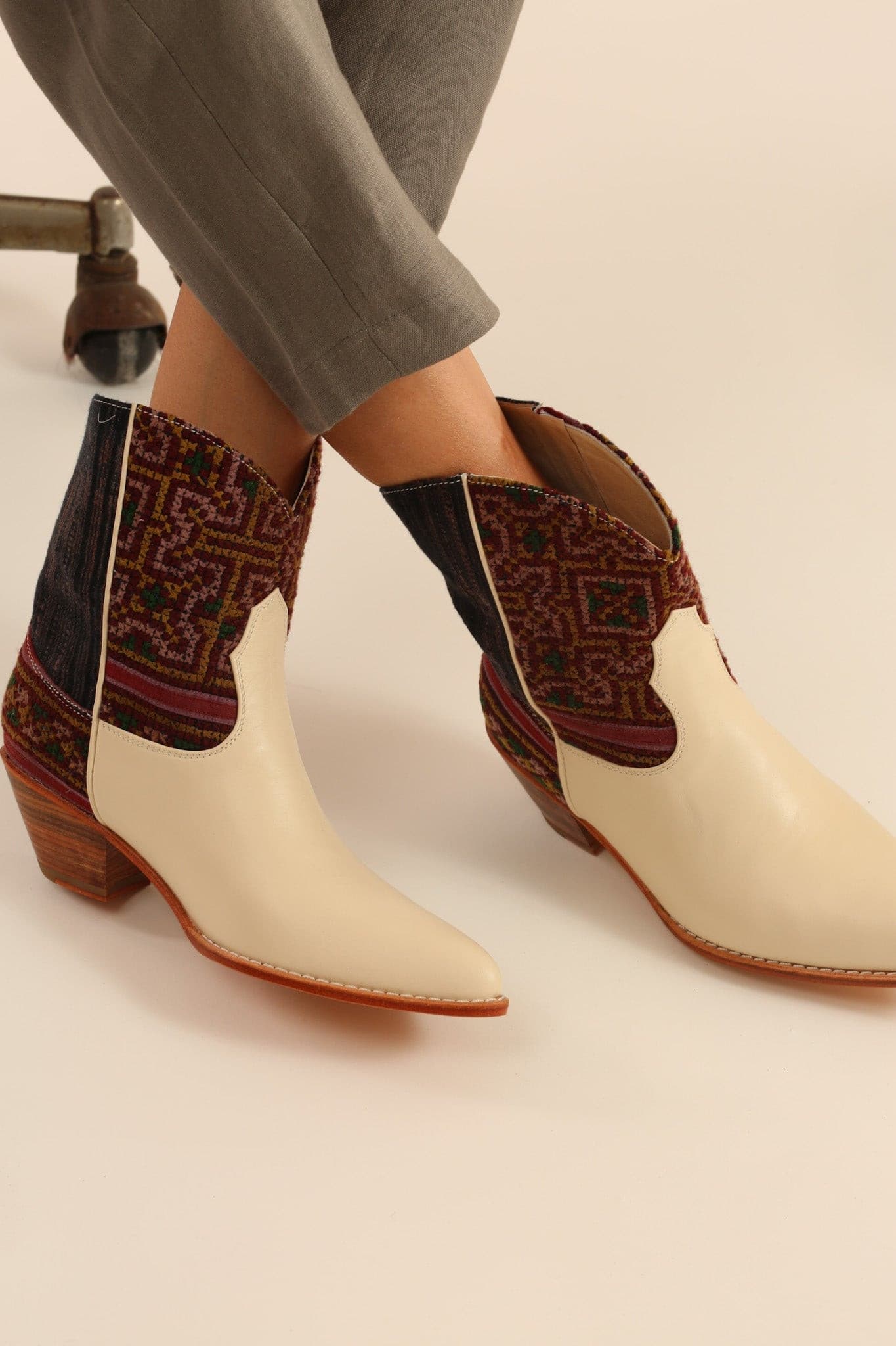 TRIBAL FABRIC SHORT BOOTS IRUS - MOMO STUDIO BERLIN - Berlin Concept Store - sustainable & ethical fashion