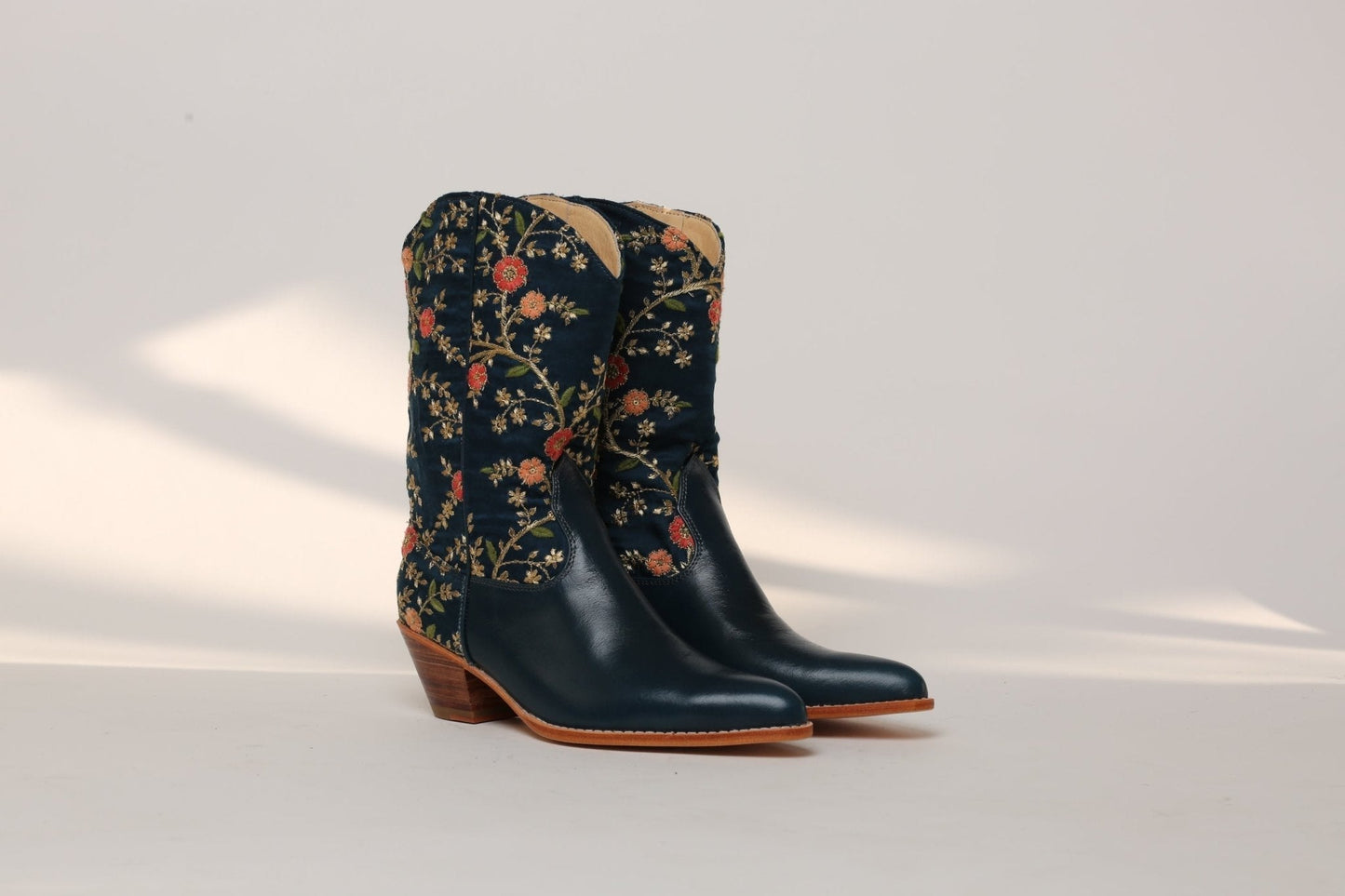 TURQUOISE LEATHER EMBROIDERED SILK BOOTS SONIA - MOMO STUDIO BERLIN - Berlin Concept Store - sustainable & ethical fashion