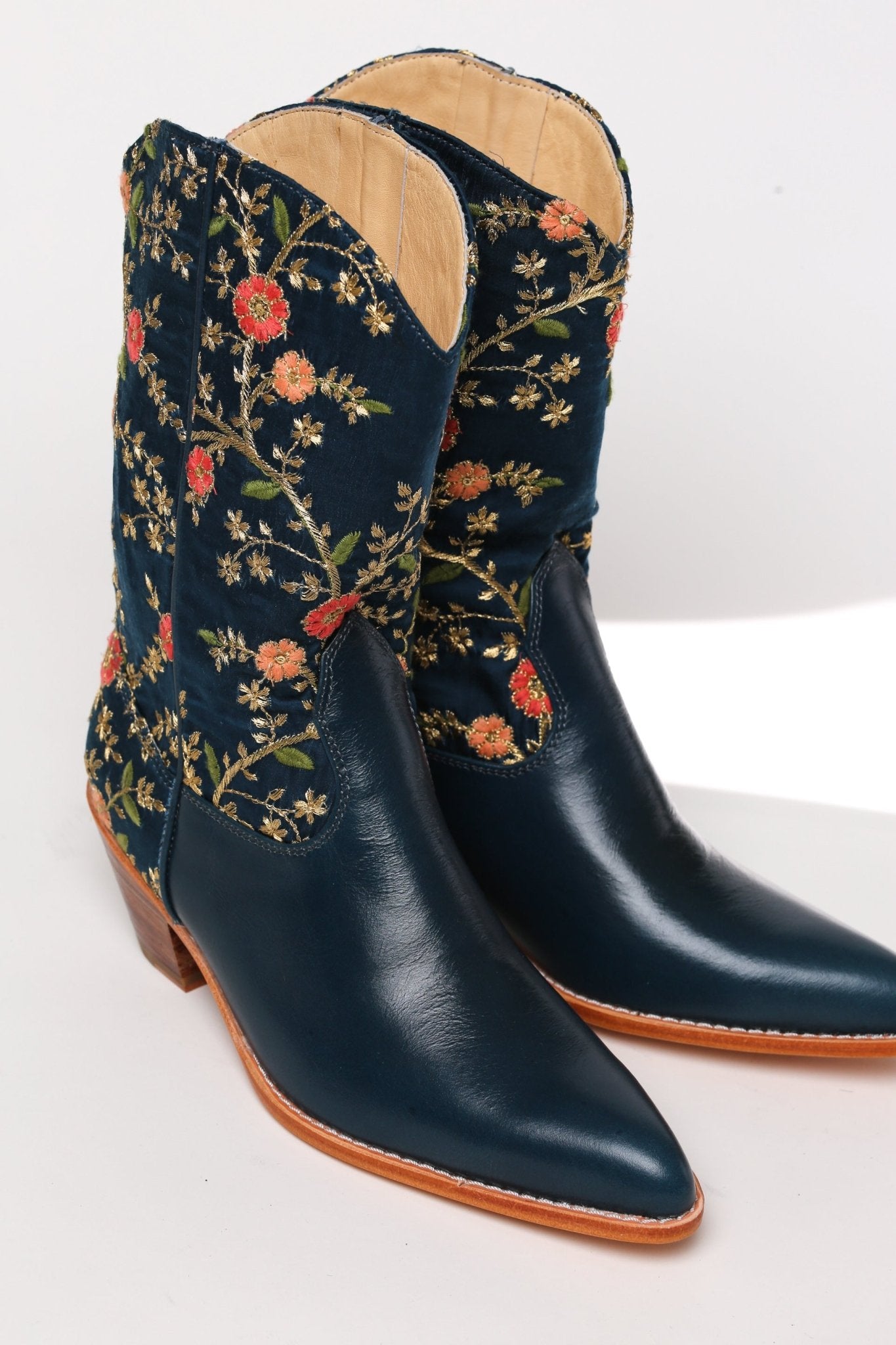 TURQUOISE LEATHER EMBROIDERED SILK BOOTS SONIA - MOMO STUDIO BERLIN - Berlin Concept Store - sustainable & ethical fashion