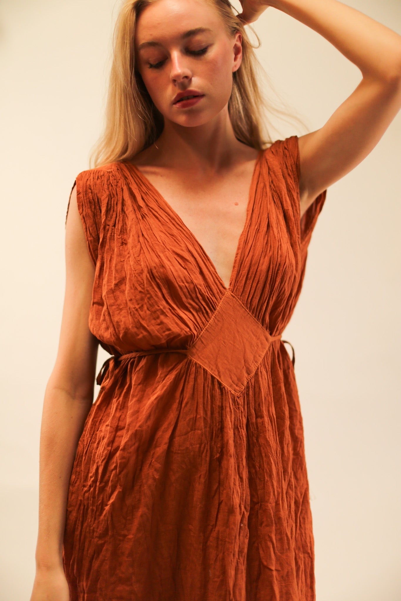 V NECK COTTON SHOULDER DRESS CLIO - MOMO STUDIO BERLIN - Berlin Concept Store - sustainable & ethical fashion