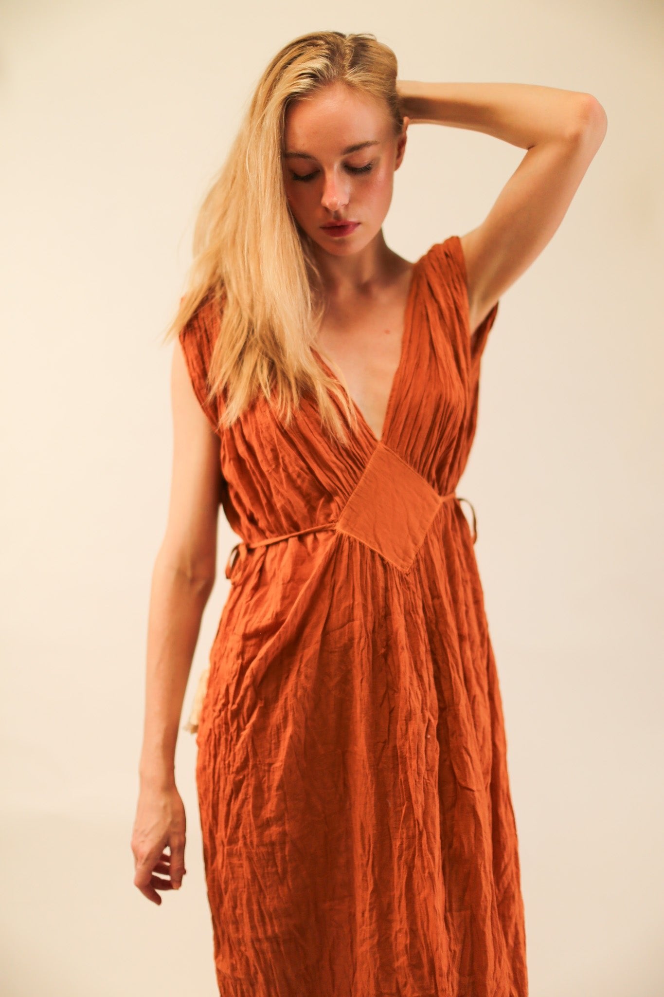 V NECK COTTON SHOULDER DRESS CLIO - MOMO STUDIO BERLIN - Berlin Concept Store - sustainable & ethical fashion