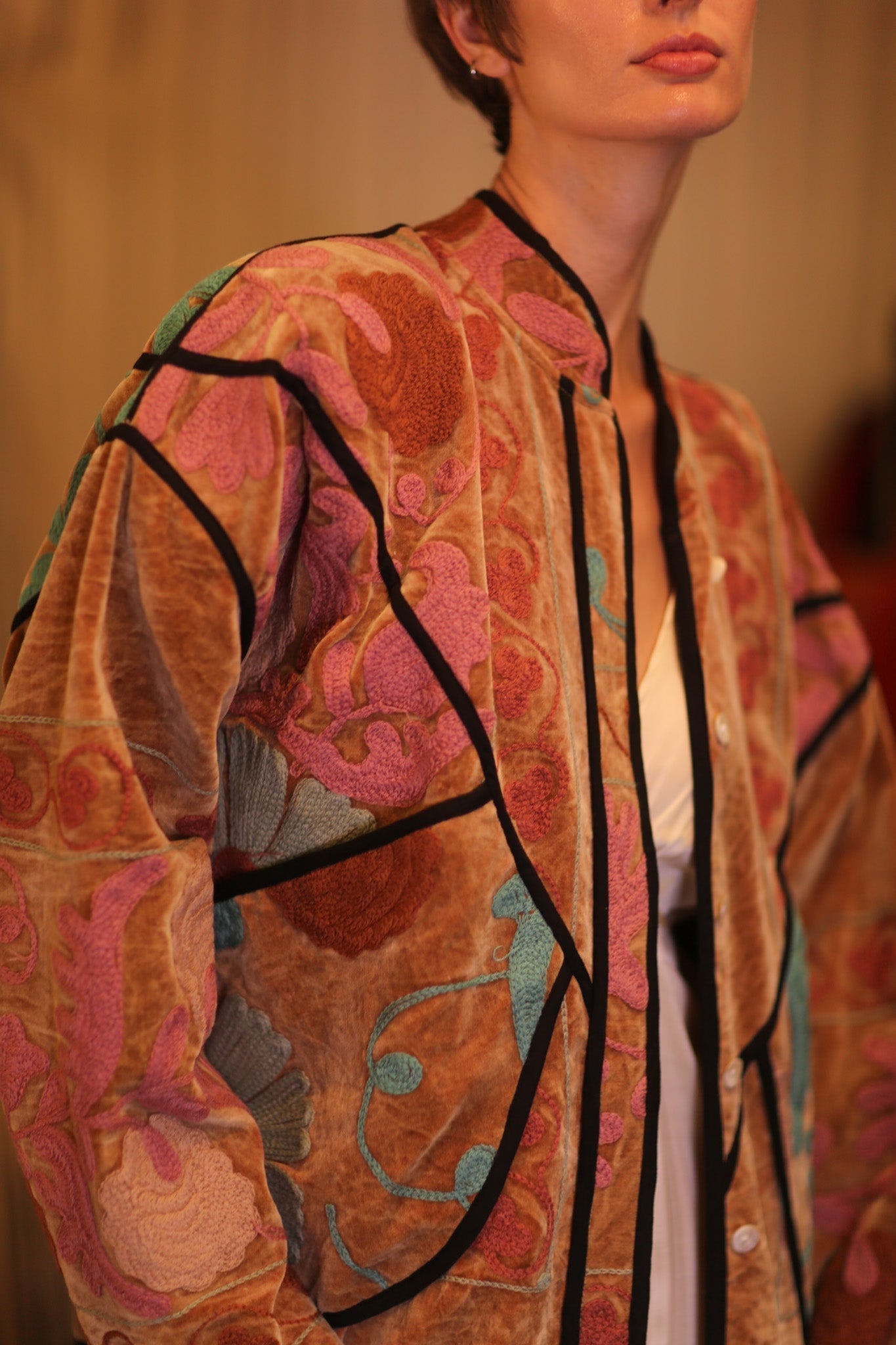 VELVET SUZANI EMBROIDERED JACKET HONEY - MOMO STUDIO BERLIN - Berlin Concept Store - sustainable & ethical fashion