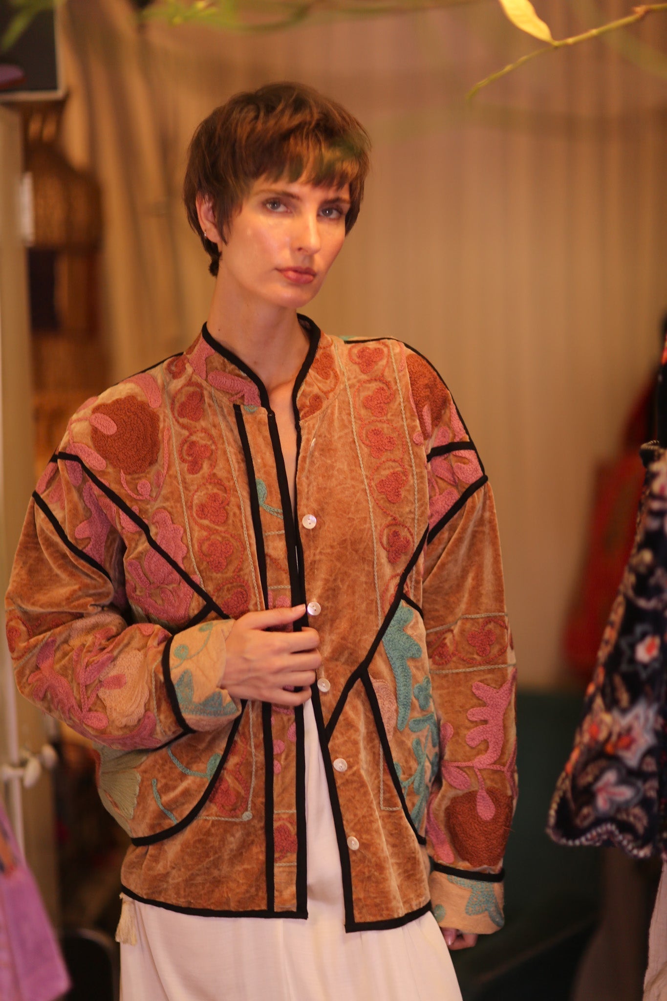 VELVET SUZANI EMBROIDERED JACKET HONEY - MOMO STUDIO BERLIN - Berlin Concept Store - sustainable & ethical fashion
