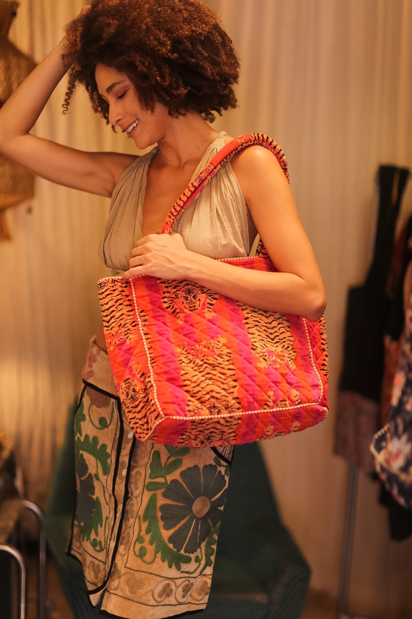 VELVET TOTE BAG ORANGE TIGER - MOMO STUDIO BERLIN - Berlin Concept Store - sustainable & ethical fashion