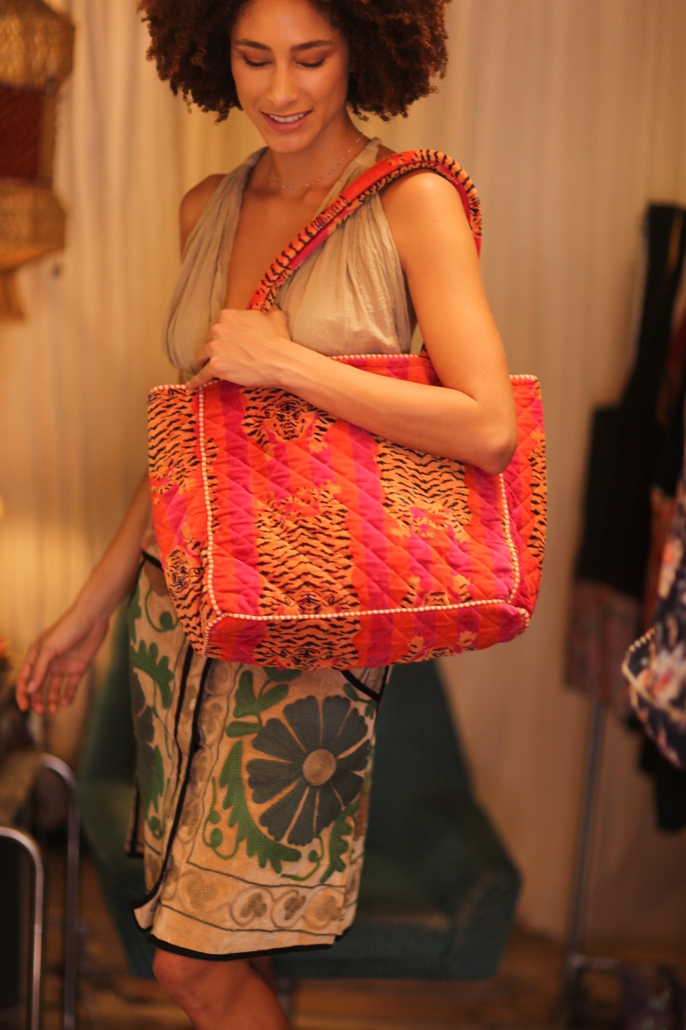 VELVET TOTE BAG ORANGE TIGER - MOMO STUDIO BERLIN - Berlin Concept Store - sustainable & ethical fashion