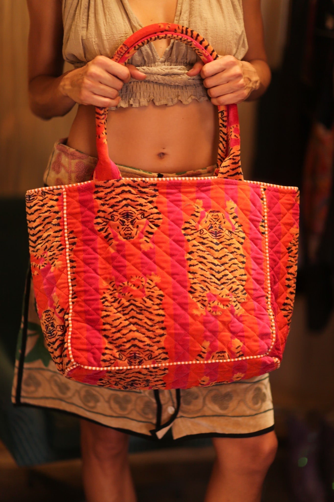 VELVET TOTE BAG ORANGE TIGER - MOMO STUDIO BERLIN - Berlin Concept Store - sustainable & ethical fashion