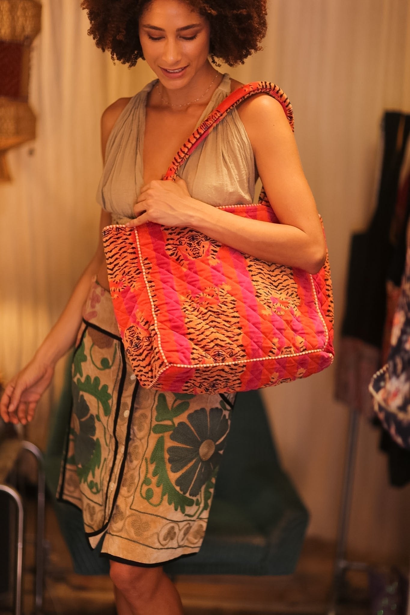 VELVET TOTE BAG ORANGE TIGER - MOMO STUDIO BERLIN - Berlin Concept Store - sustainable & ethical fashion