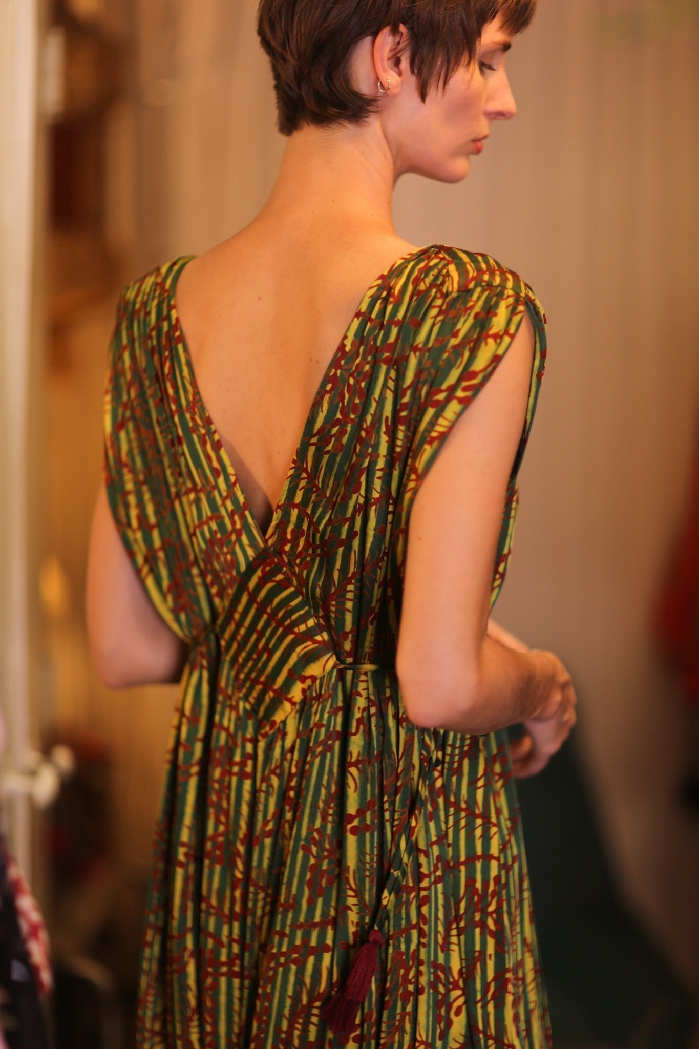 VICTORIA SILK DRESS BAMREST - BANGKOK TAILOR CLOTHING STORE - HANDMADE CLOTHING