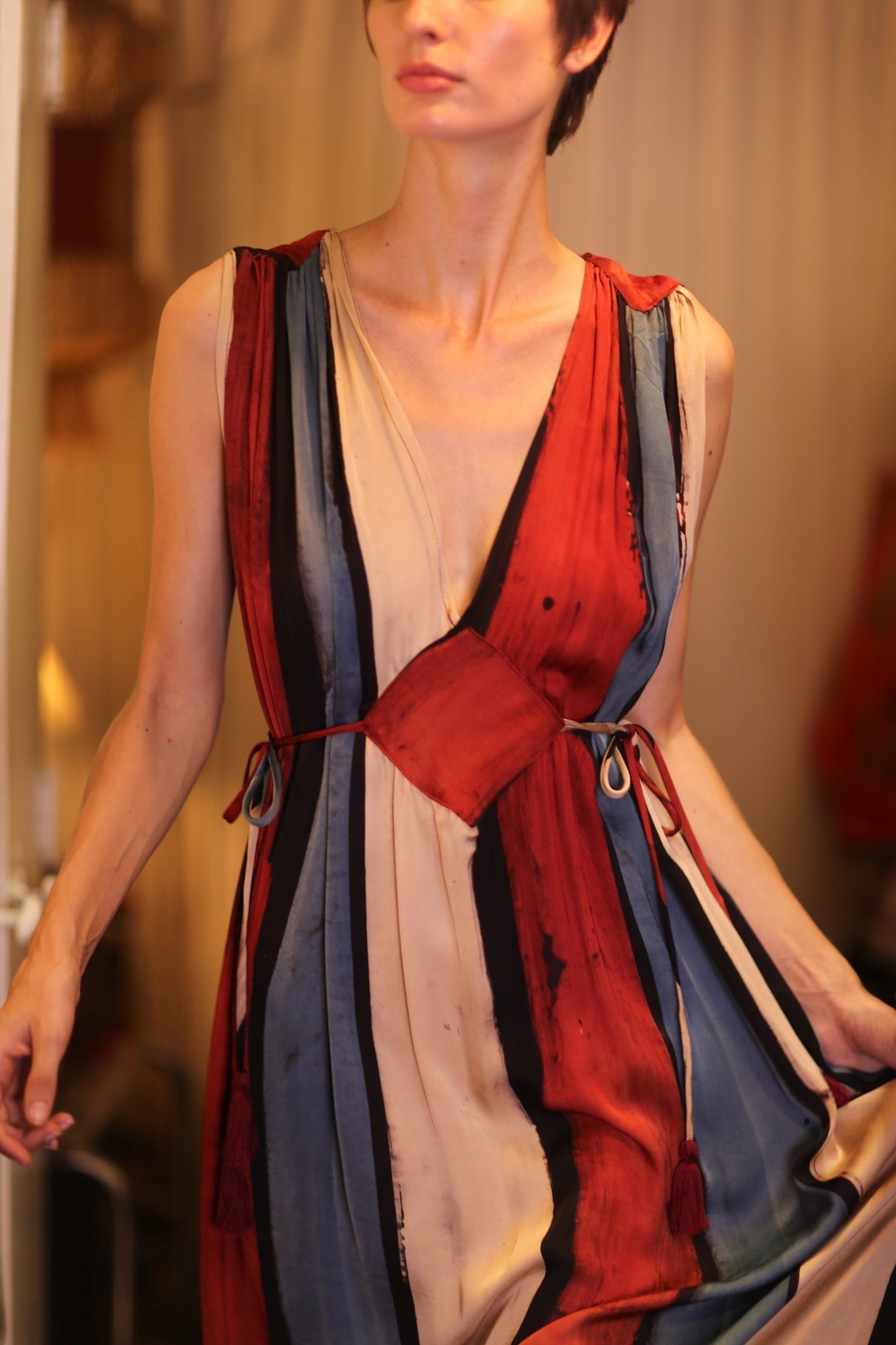 VICTORIA SILK DRESS STRATA - BANGKOK TAILOR CLOTHING STORE - HANDMADE CLOTHING