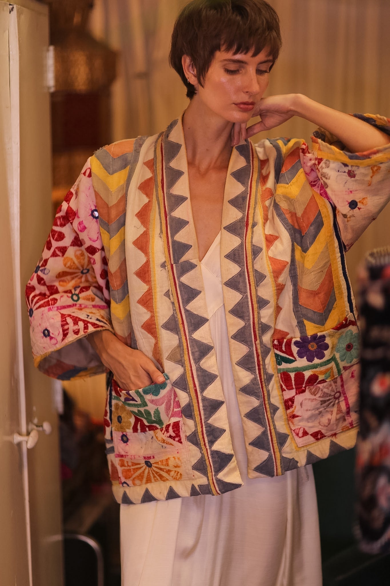 VINTAGE ANTIQUE EMBROIDERED SHORT KIMONO AMBERT - MOMO STUDIO BERLIN - Berlin Concept Store - sustainable & ethical fashion