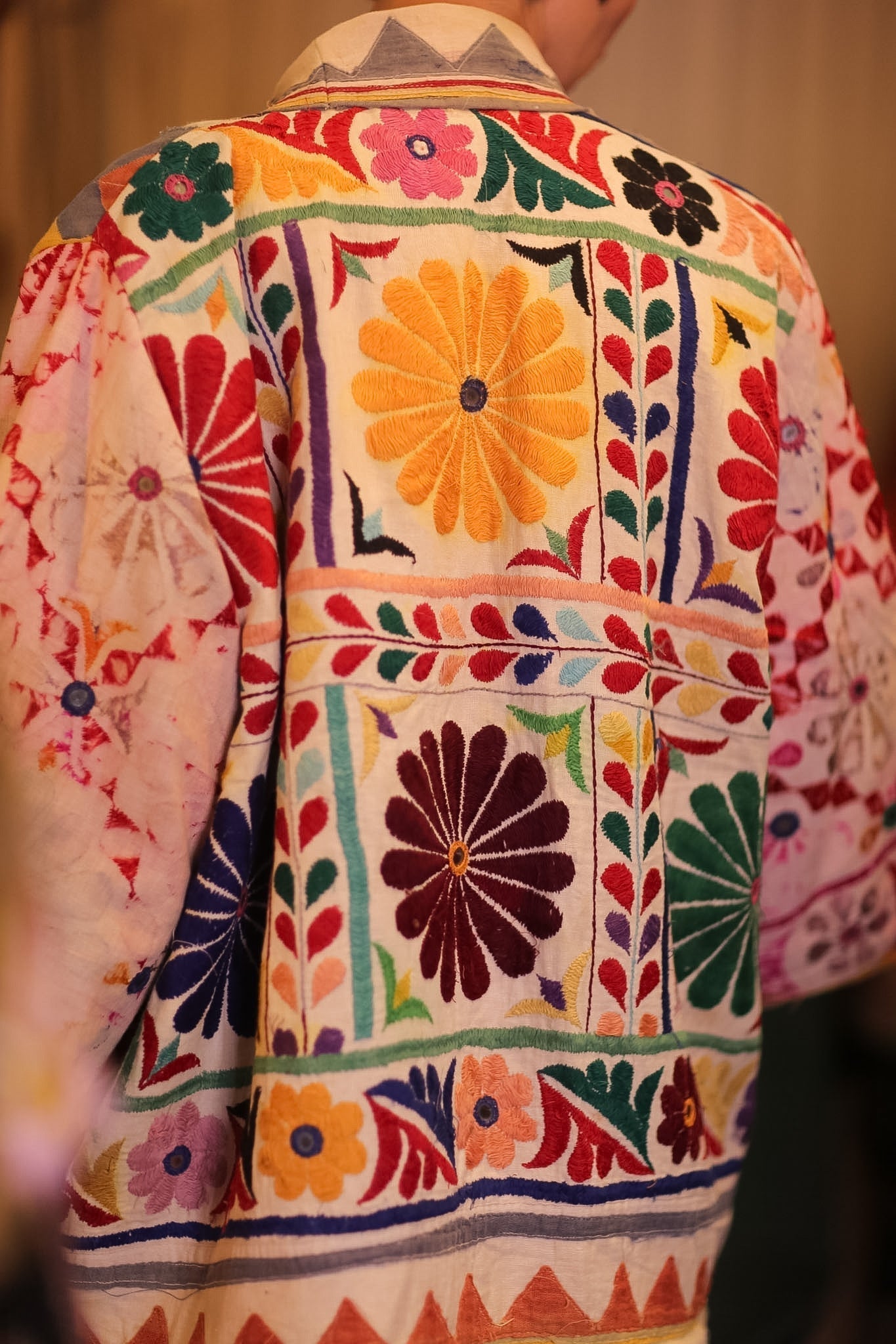 VINTAGE ANTIQUE EMBROIDERED SHORT KIMONO AMBERT - MOMO STUDIO BERLIN - Berlin Concept Store - sustainable & ethical fashion