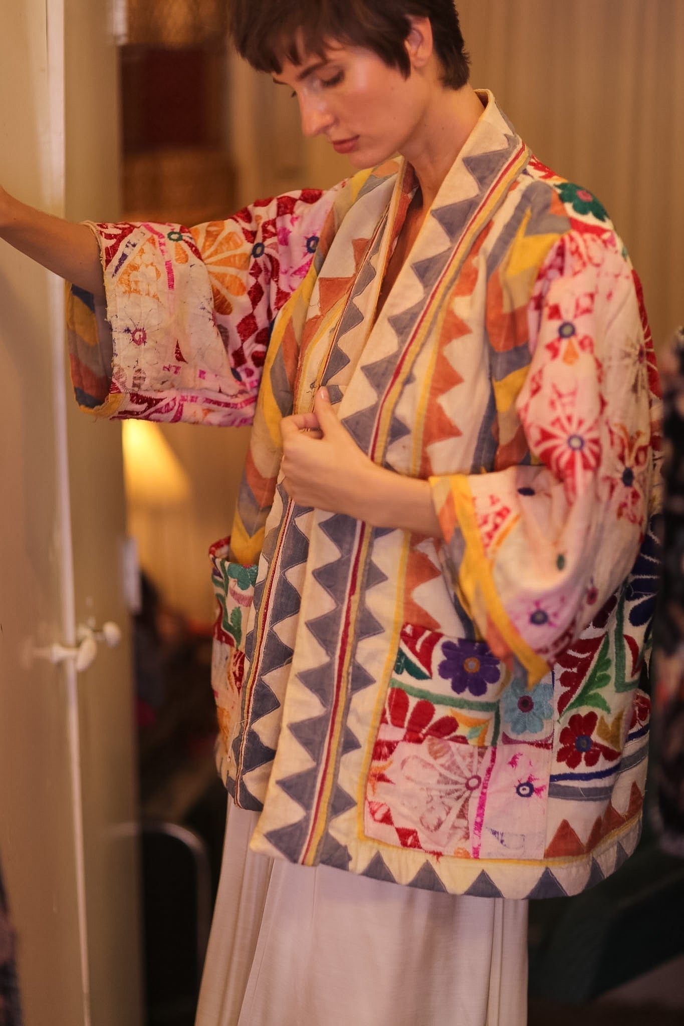 VINTAGE ANTIQUE EMBROIDERED SHORT KIMONO AMBERT - MOMO STUDIO BERLIN - Berlin Concept Store - sustainable & ethical fashion