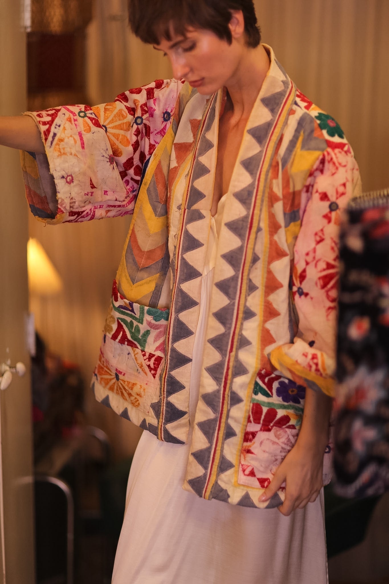 VINTAGE ANTIQUE EMBROIDERED SHORT KIMONO AMBERT - MOMO STUDIO BERLIN - Berlin Concept Store - sustainable & ethical fashion