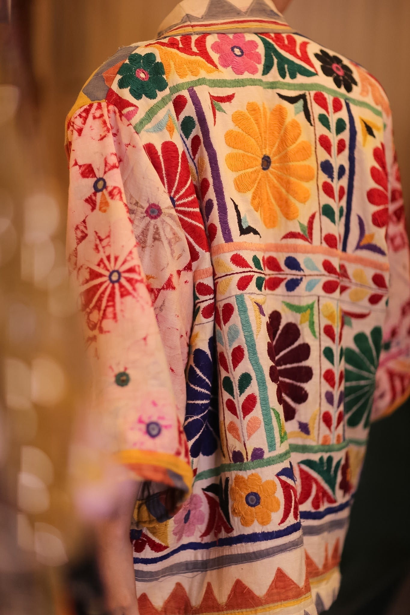 VINTAGE ANTIQUE EMBROIDERED SHORT KIMONO AMBERT - MOMO STUDIO BERLIN - Berlin Concept Store - sustainable & ethical fashion