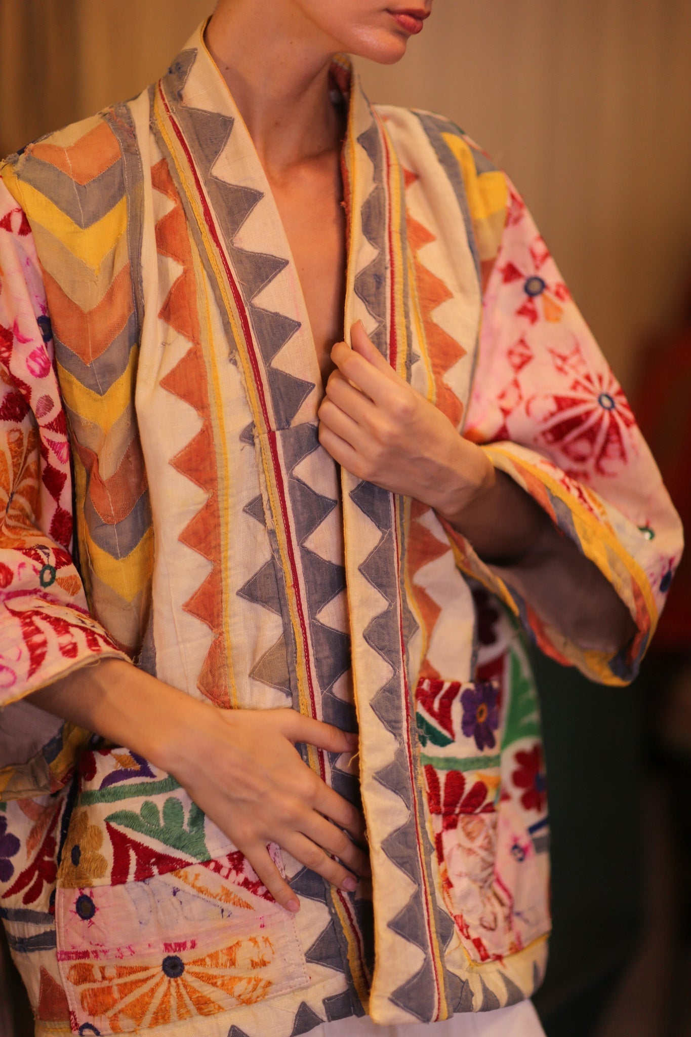 VINTAGE ANTIQUE EMBROIDERED SHORT KIMONO AMBERT - MOMO STUDIO BERLIN - Berlin Concept Store - sustainable & ethical fashion