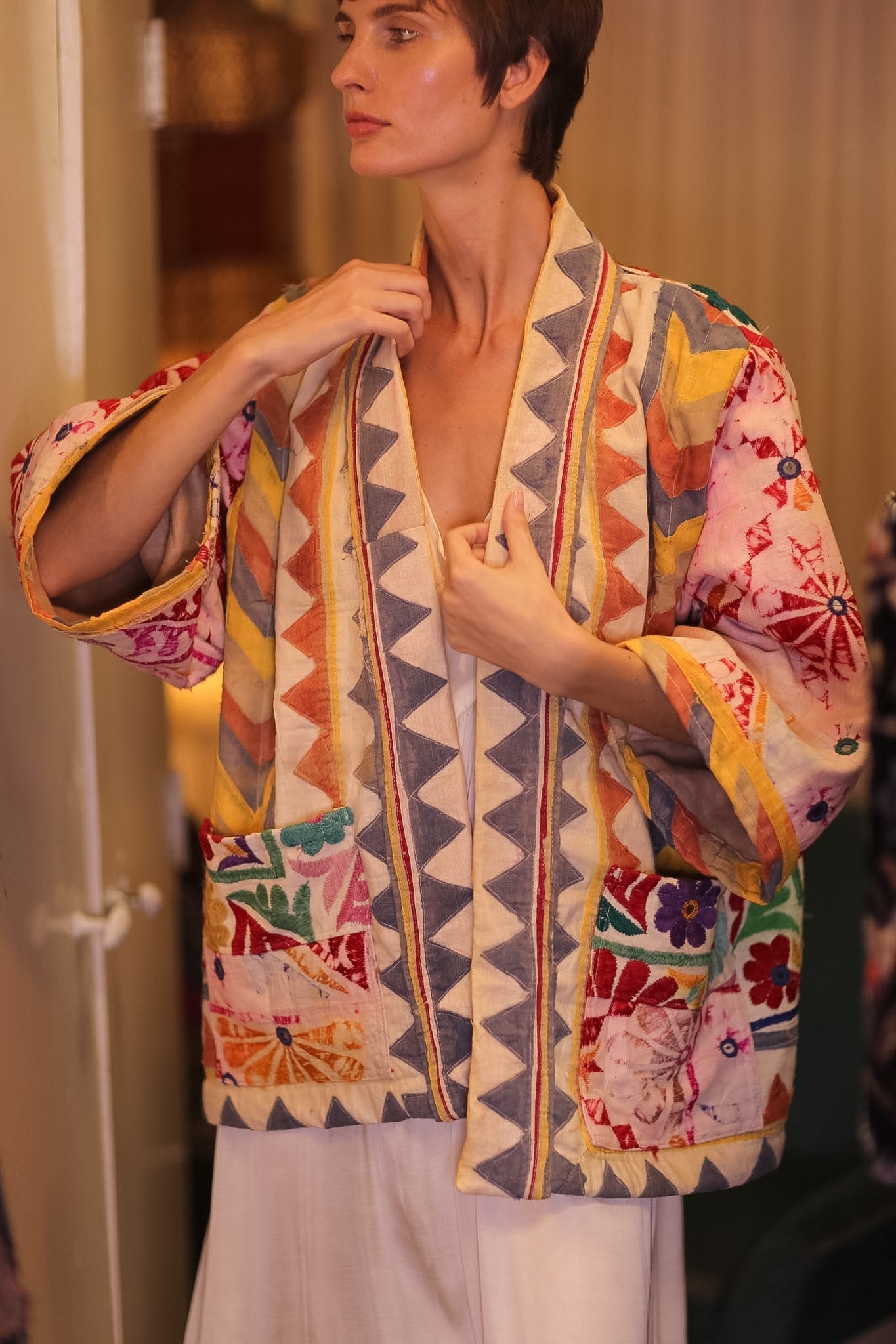 VINTAGE ANTIQUE EMBROIDERED SHORT KIMONO AMBERT - MOMO STUDIO BERLIN - Berlin Concept Store - sustainable & ethical fashion