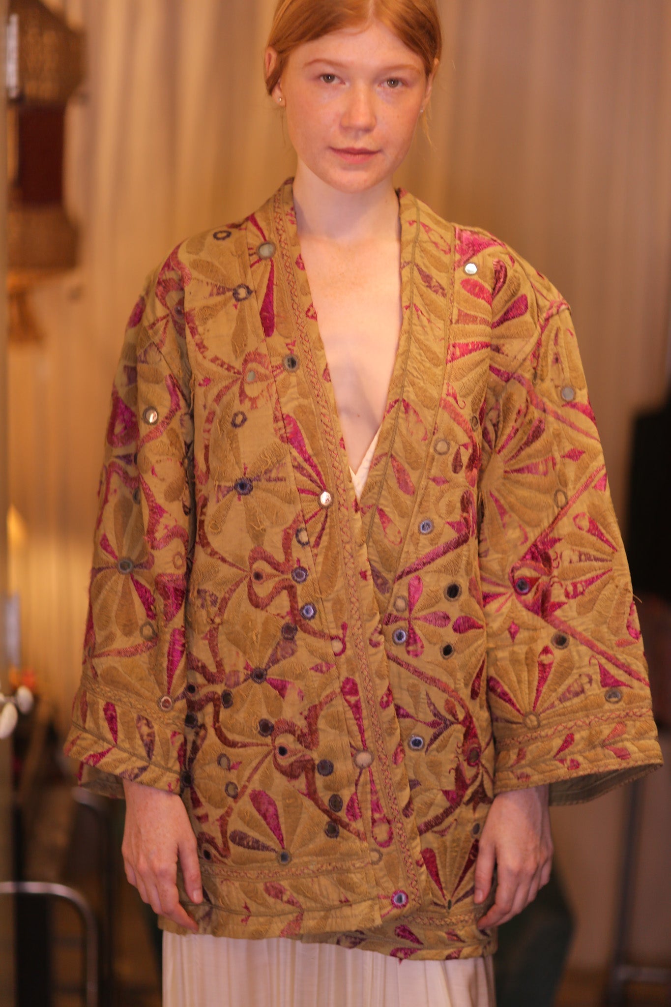VINTAGE STYLE EMBROIDERED SHORT KIMONO MIAKA - MOMO STUDIO BERLIN - Berlin Concept Store - sustainable & ethical fashion