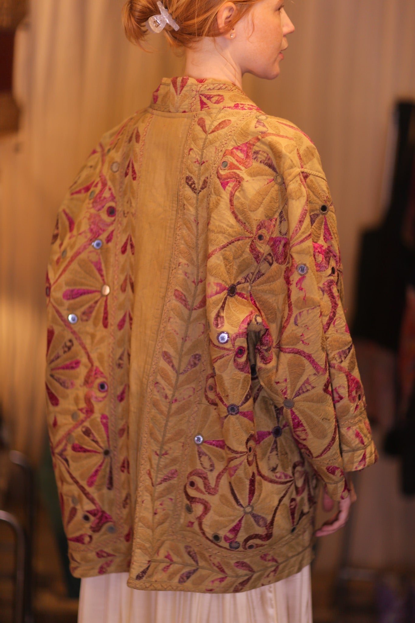 VINTAGE STYLE EMBROIDERED SHORT KIMONO MIAKA - MOMO STUDIO BERLIN - Berlin Concept Store - sustainable & ethical fashion