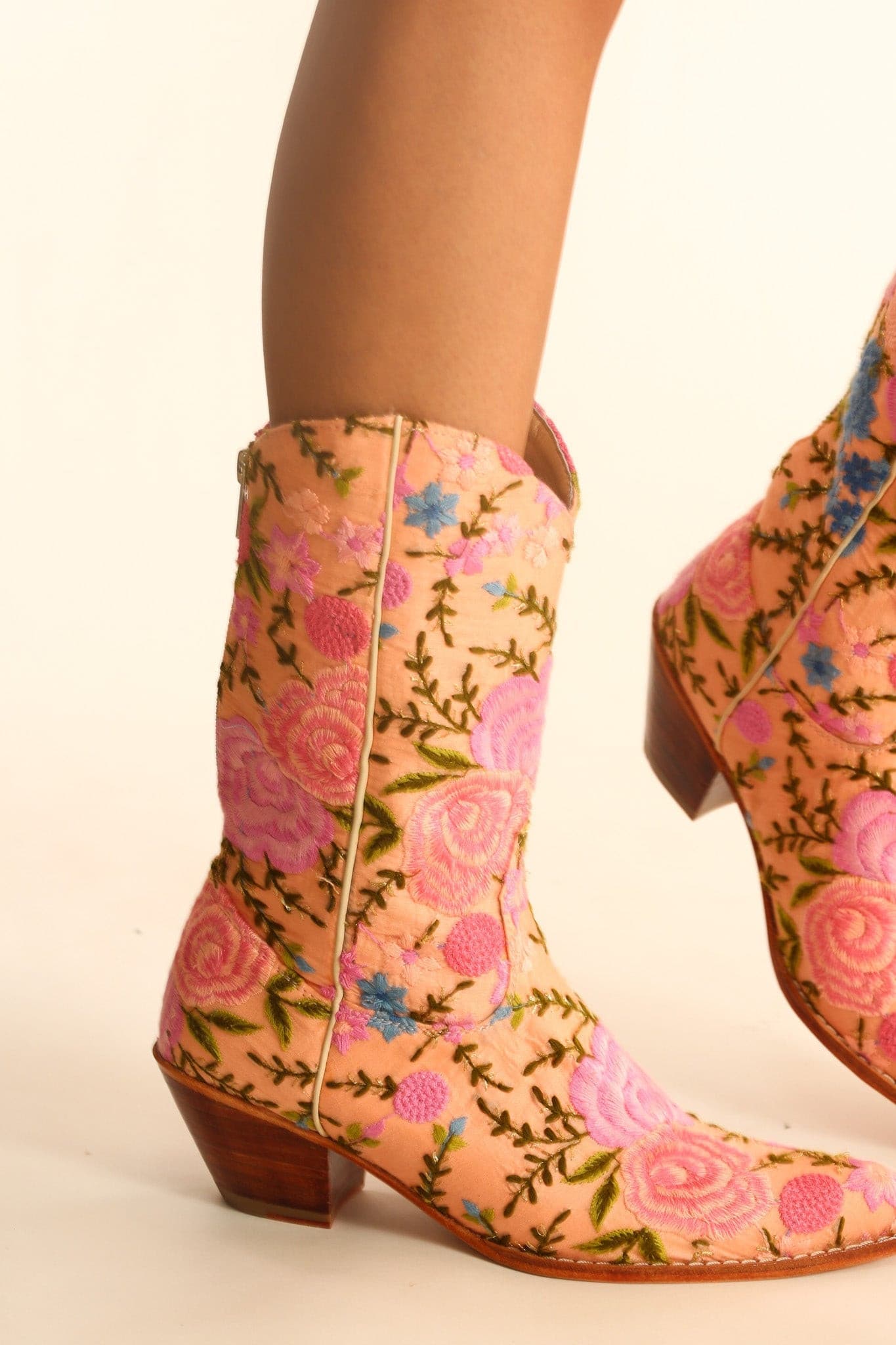 WESTERN EMBROIDERED BOOTS AENNA - MOMO STUDIO BERLIN - Berlin Concept Store - sustainable & ethical fashion