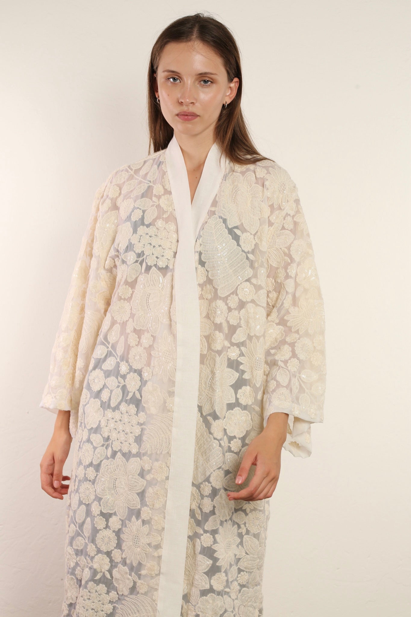 WHITE CREAM LACE FLOWER KIMONO - MOMO STUDIO BERLIN - Berlin Concept Store - sustainable & ethical fashion