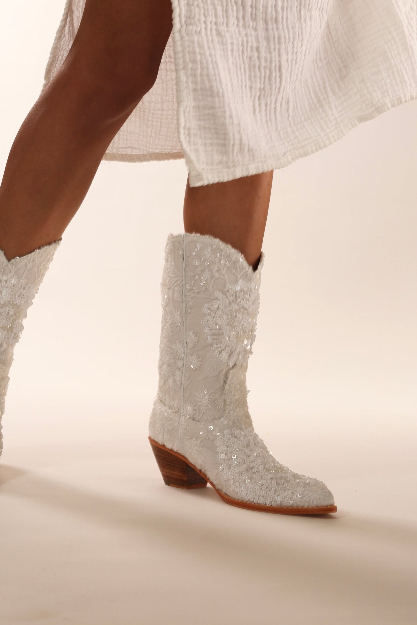 WHITE EMBROIDERED SEQUIN WEDDING BOOTS ODE - MOMO STUDIO BERLIN - Berlin Concept Store - sustainable & ethical fashion