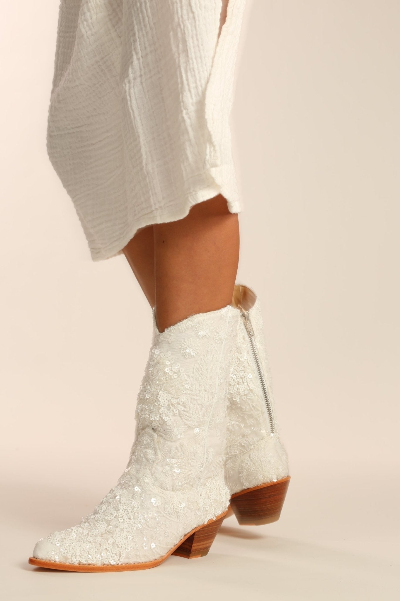 WHITE EMBROIDERED SEQUIN WEDDING BOOTS ODE - MOMO STUDIO BERLIN - Berlin Concept Store - sustainable & ethical fashion