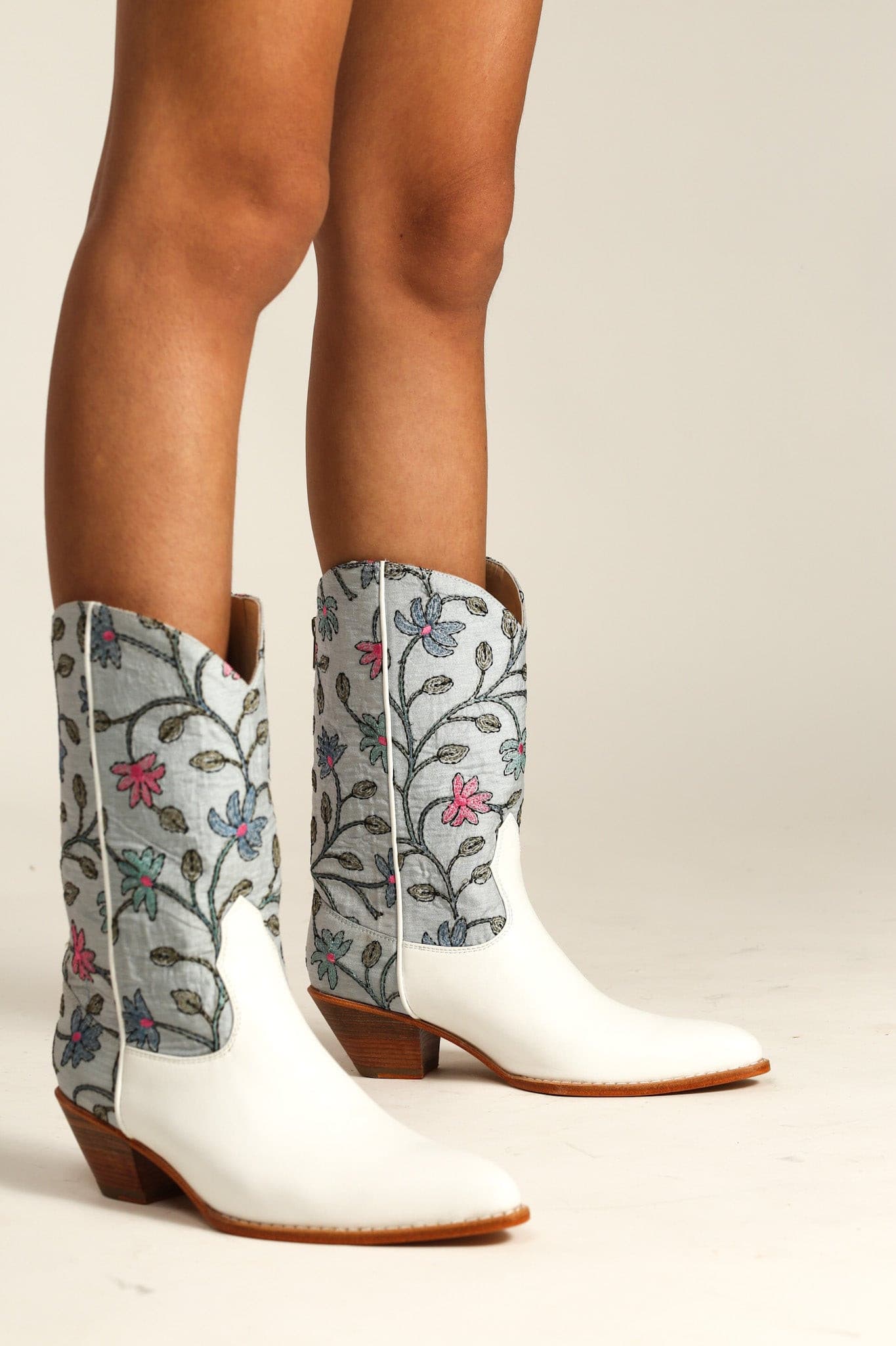 WHITE LIGHT BLUE EMBROIDERED BOOTS LISA - MOMO STUDIO BERLIN - Berlin Concept Store - sustainable & ethical fashion