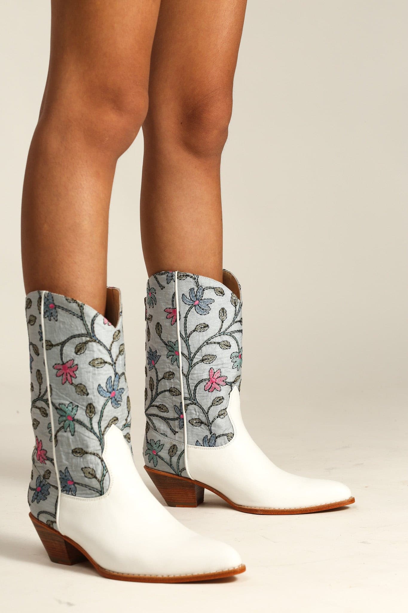 WHITE LIGHT BLUE EMBROIDERED BOOTS LISA - MOMO STUDIO BERLIN - Berlin Concept Store - sustainable & ethical fashion