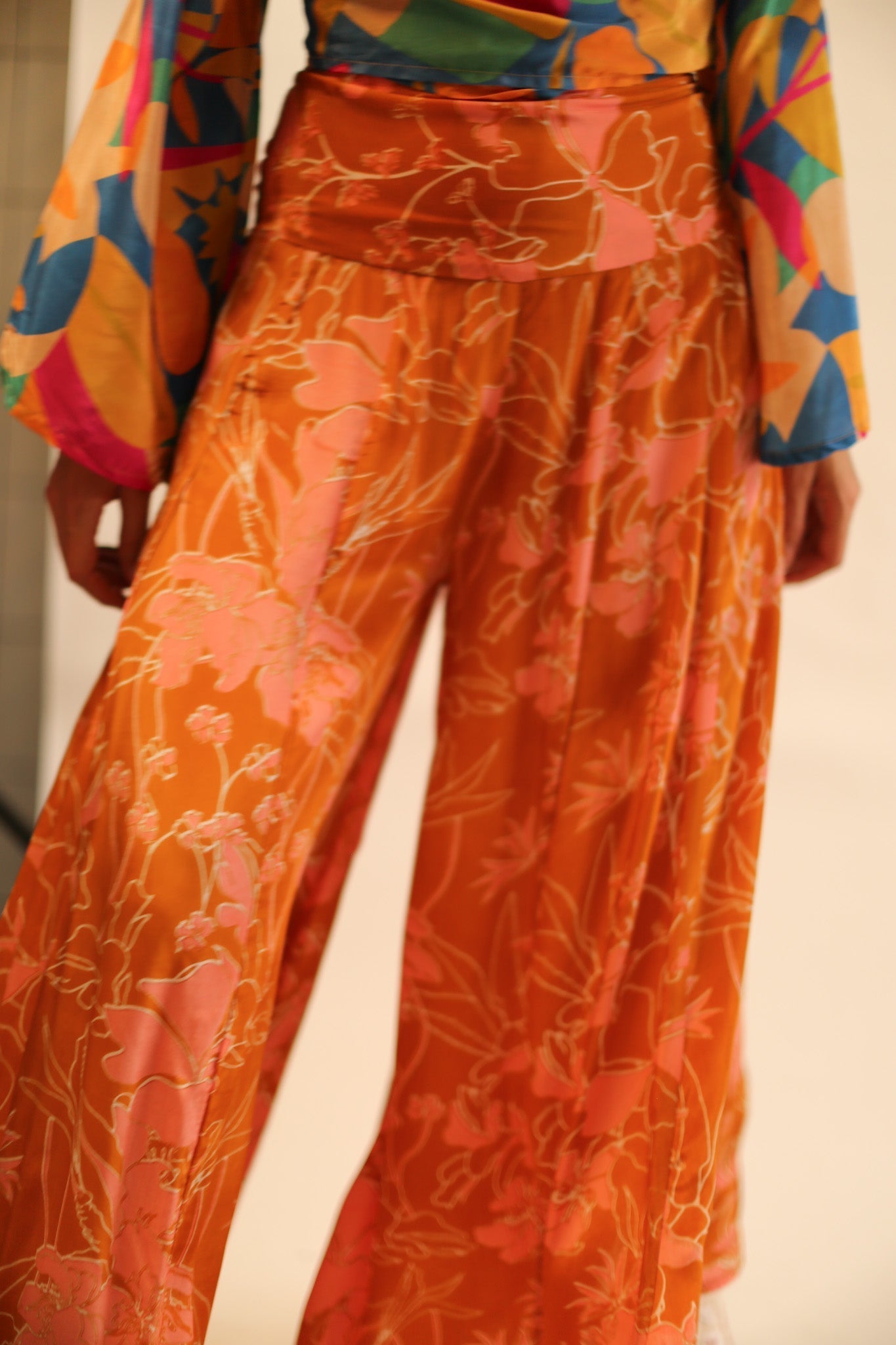 WIDE LEG BLOCK PRINT SILK PANTS RUBY - MOMO STUDIO BERLIN - Berlin Concept Store - sustainable & ethical fashion