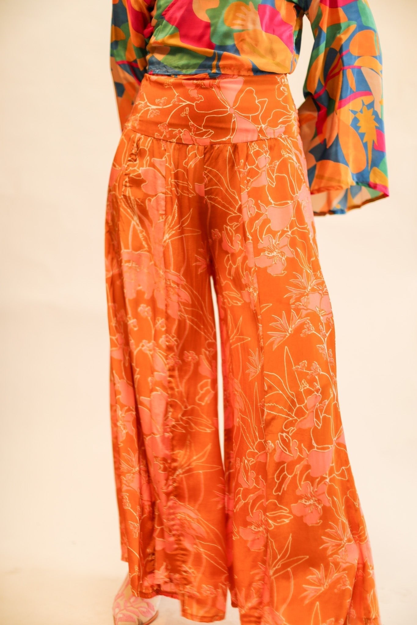 WIDE LEG BLOCK PRINT SILK PANTS RUBY - MOMO STUDIO BERLIN - Berlin Concept Store - sustainable & ethical fashion