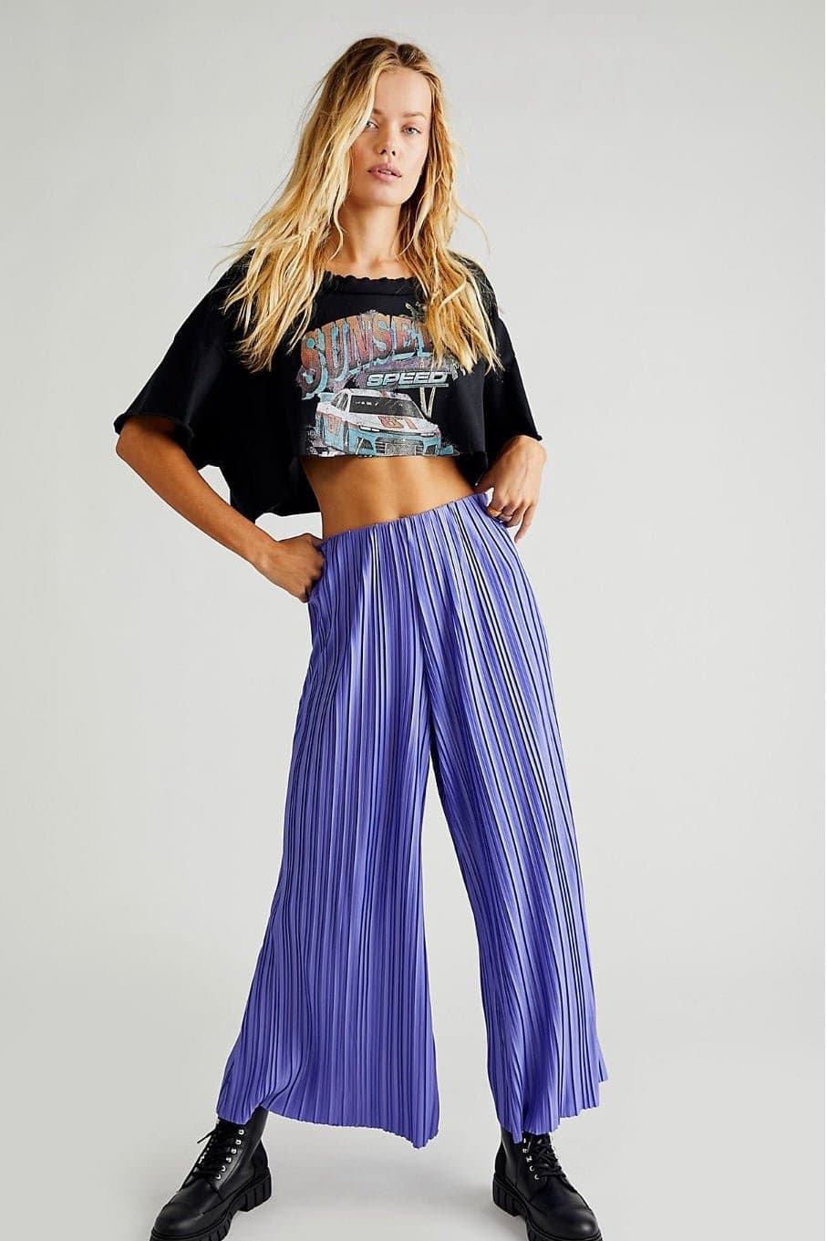 WINONA PLEATED FLARE PANTS - MOMO STUDIO BERLIN - Berlin Concept Store - sustainable & ethical fashion