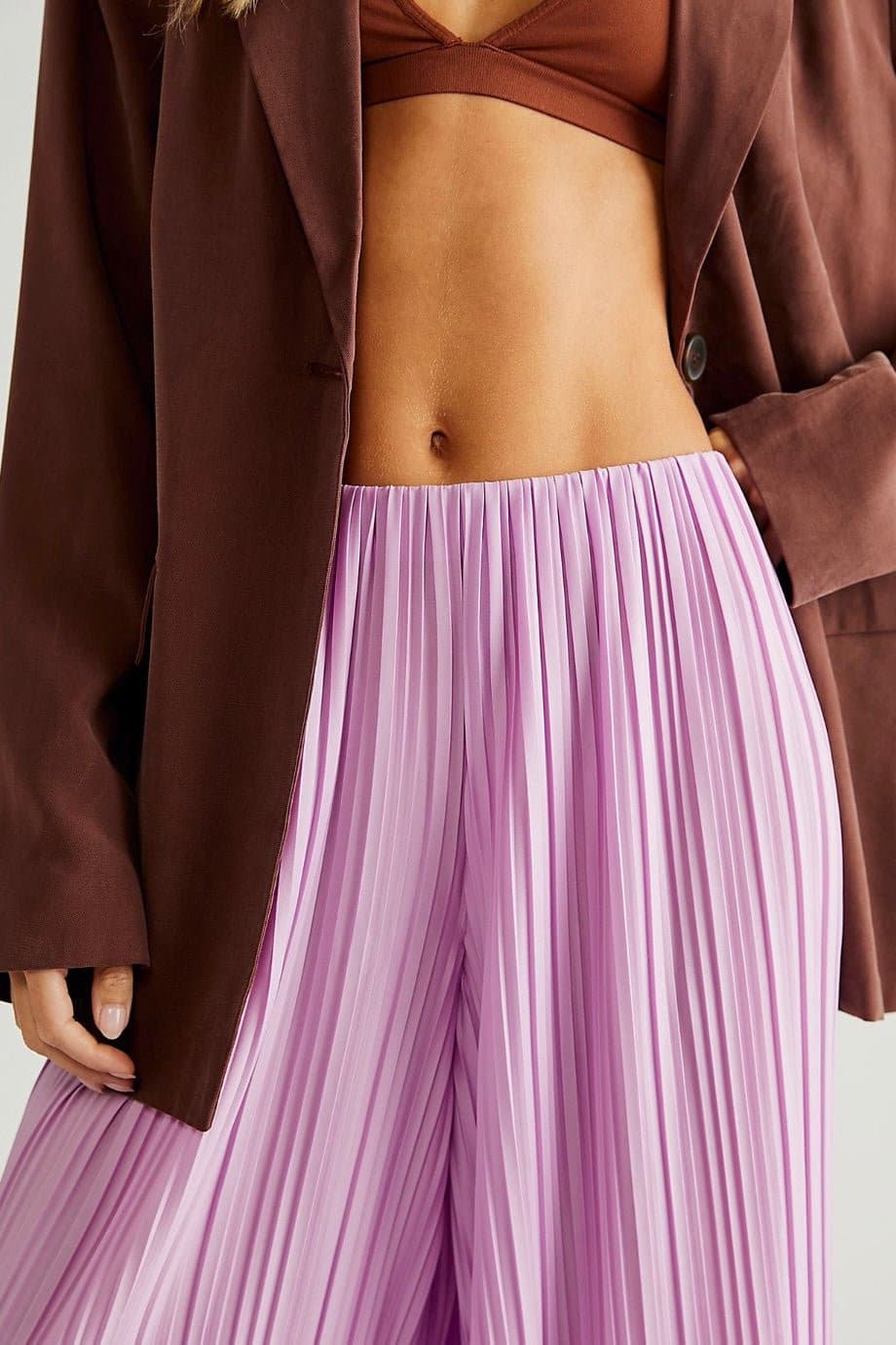 WINONA PLEATED FLARE PANTS - MOMO STUDIO BERLIN - Berlin Concept Store - sustainable & ethical fashion