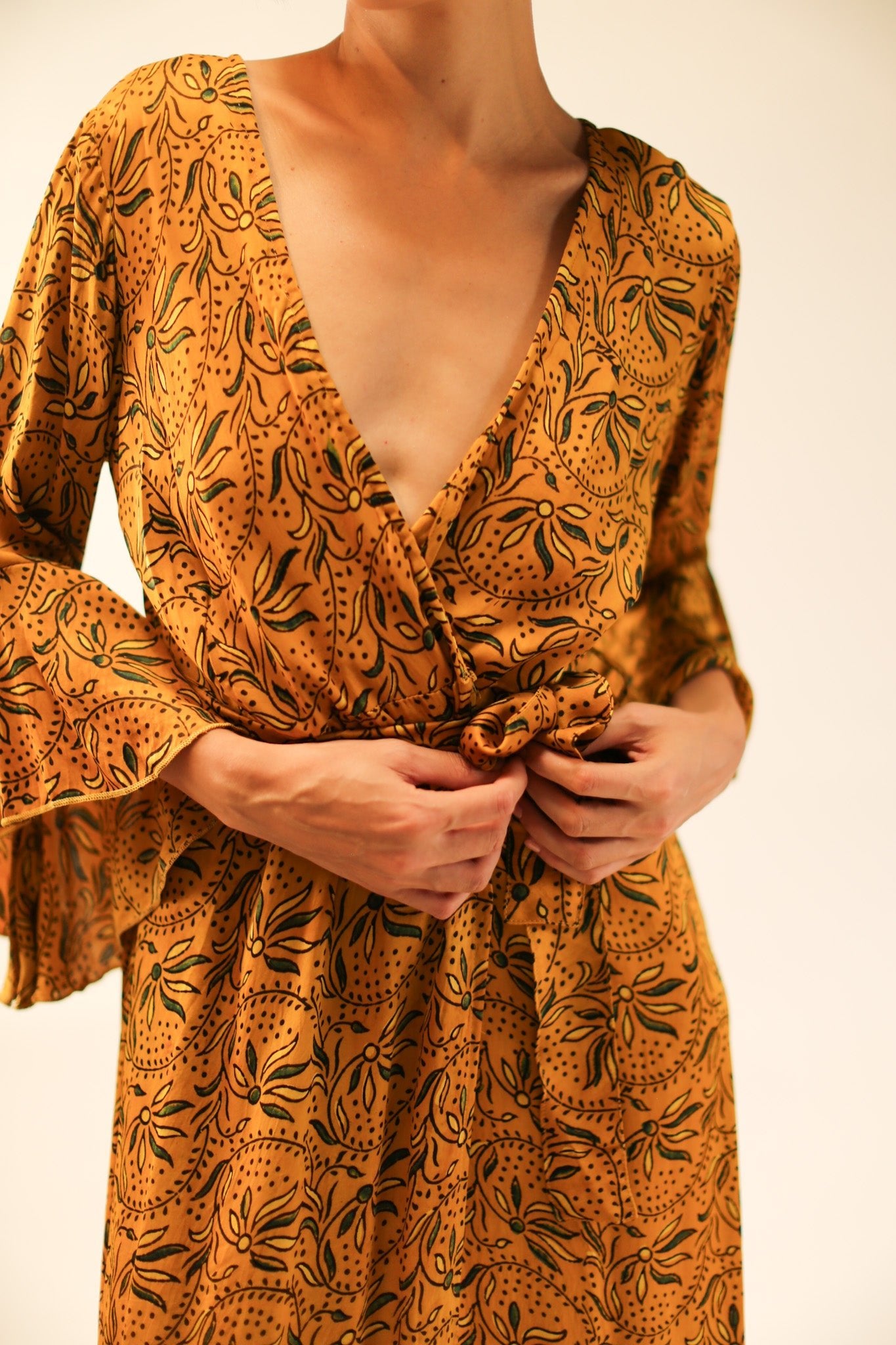 WRAP SILK DRESS KIMONO DAGMARA - MOMO STUDIO BERLIN - Berlin Concept Store - sustainable & ethical fashion