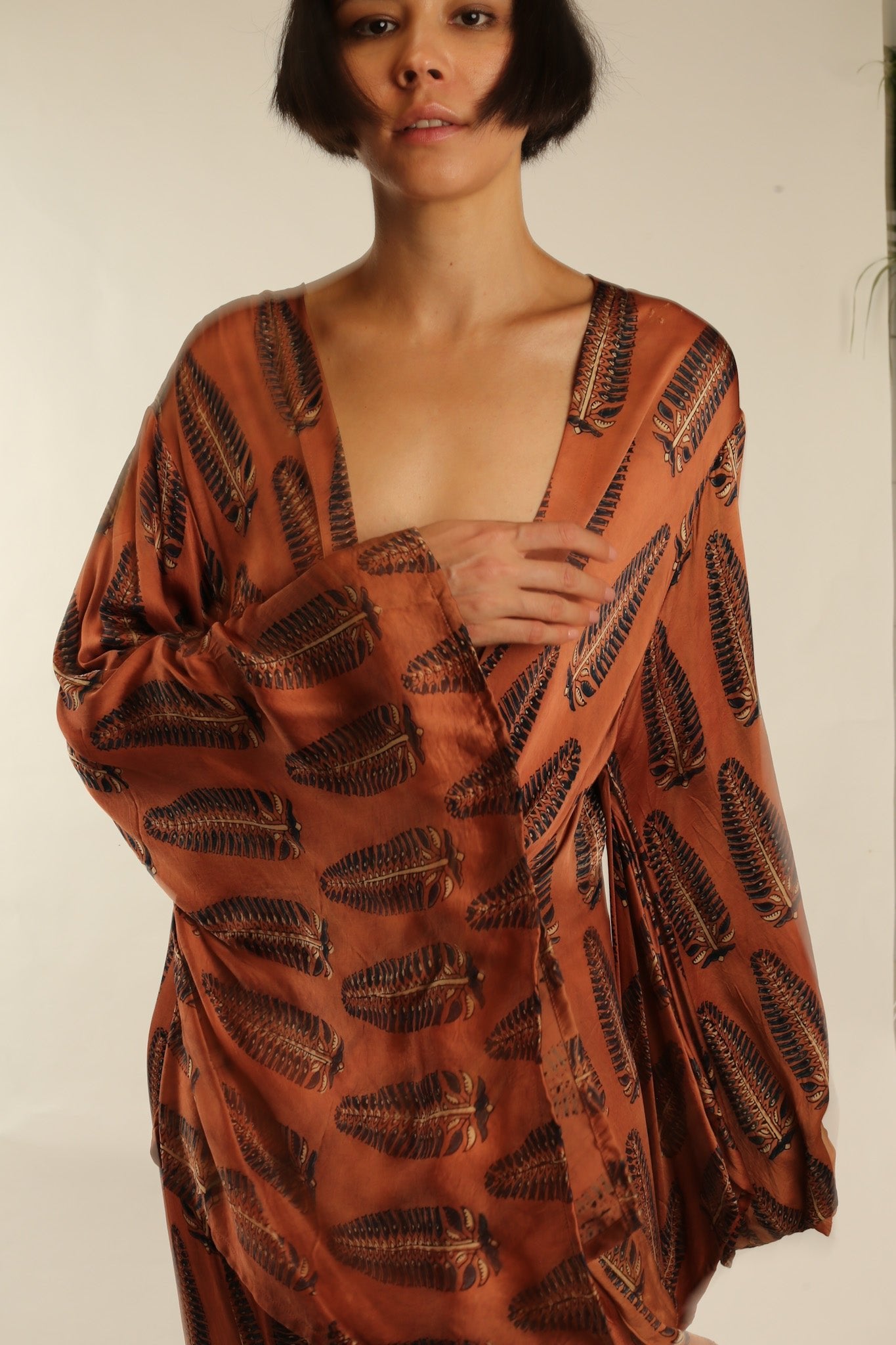 XL KIMONO FEATHER SILK KIMONO BOZENA - MOMO STUDIO BERLIN - Berlin Concept Store - sustainable & ethical fashion