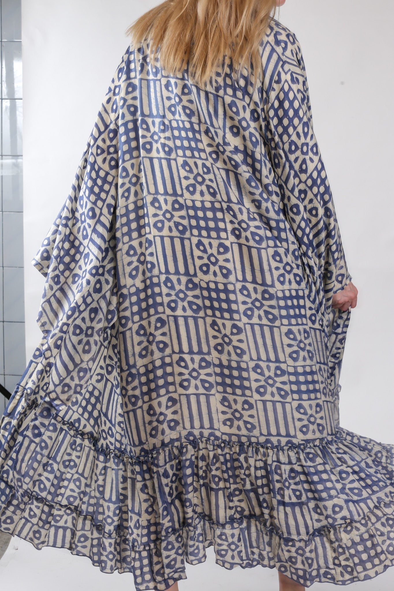 XL SILK KIMONO ADELLA - MOMO STUDIO BERLIN - Berlin Concept Store - sustainable & ethical fashion