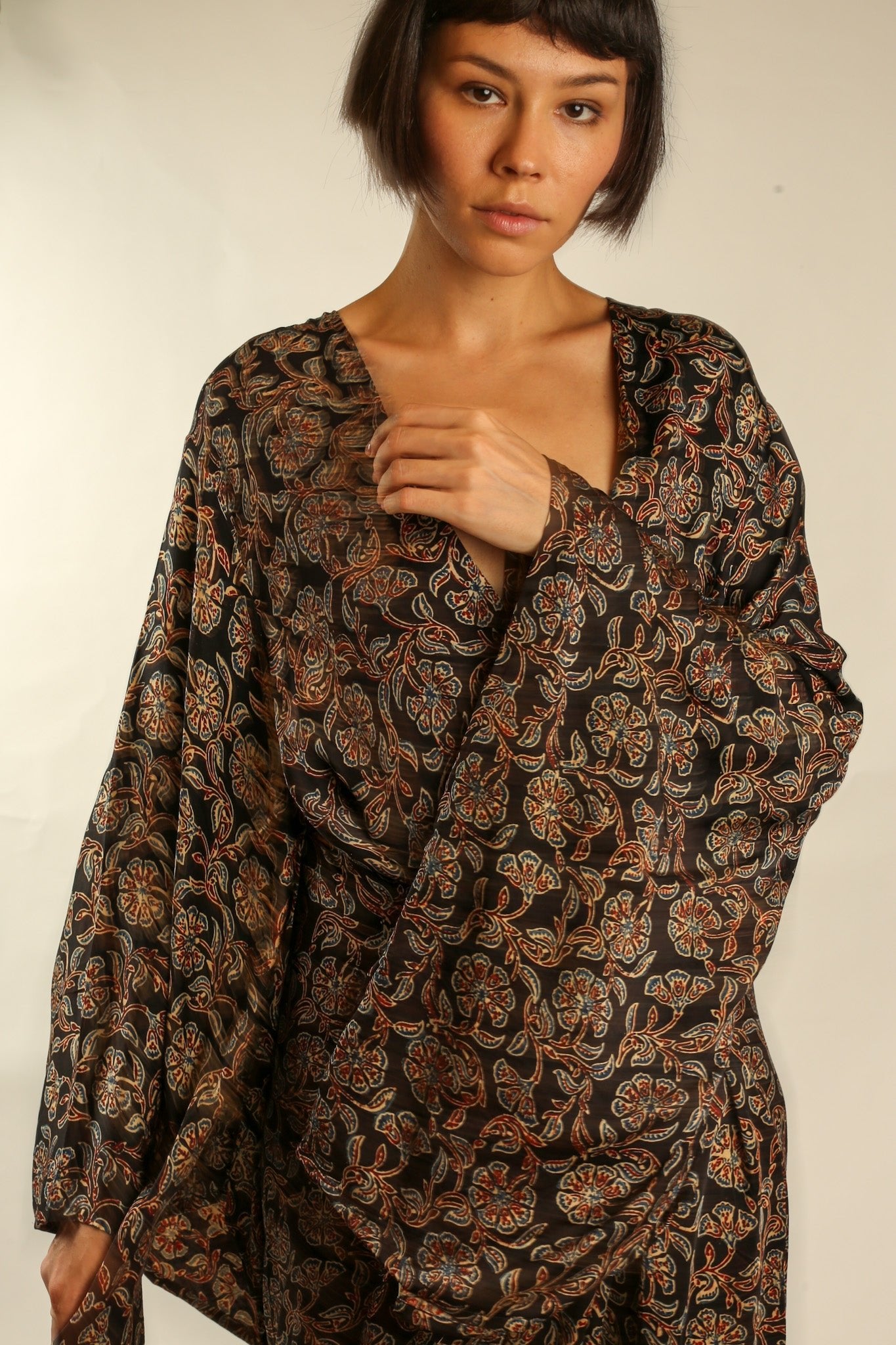 XL SILK KIMONO BINA - MOMO STUDIO BERLIN - Berlin Concept Store - sustainable & ethical fashion