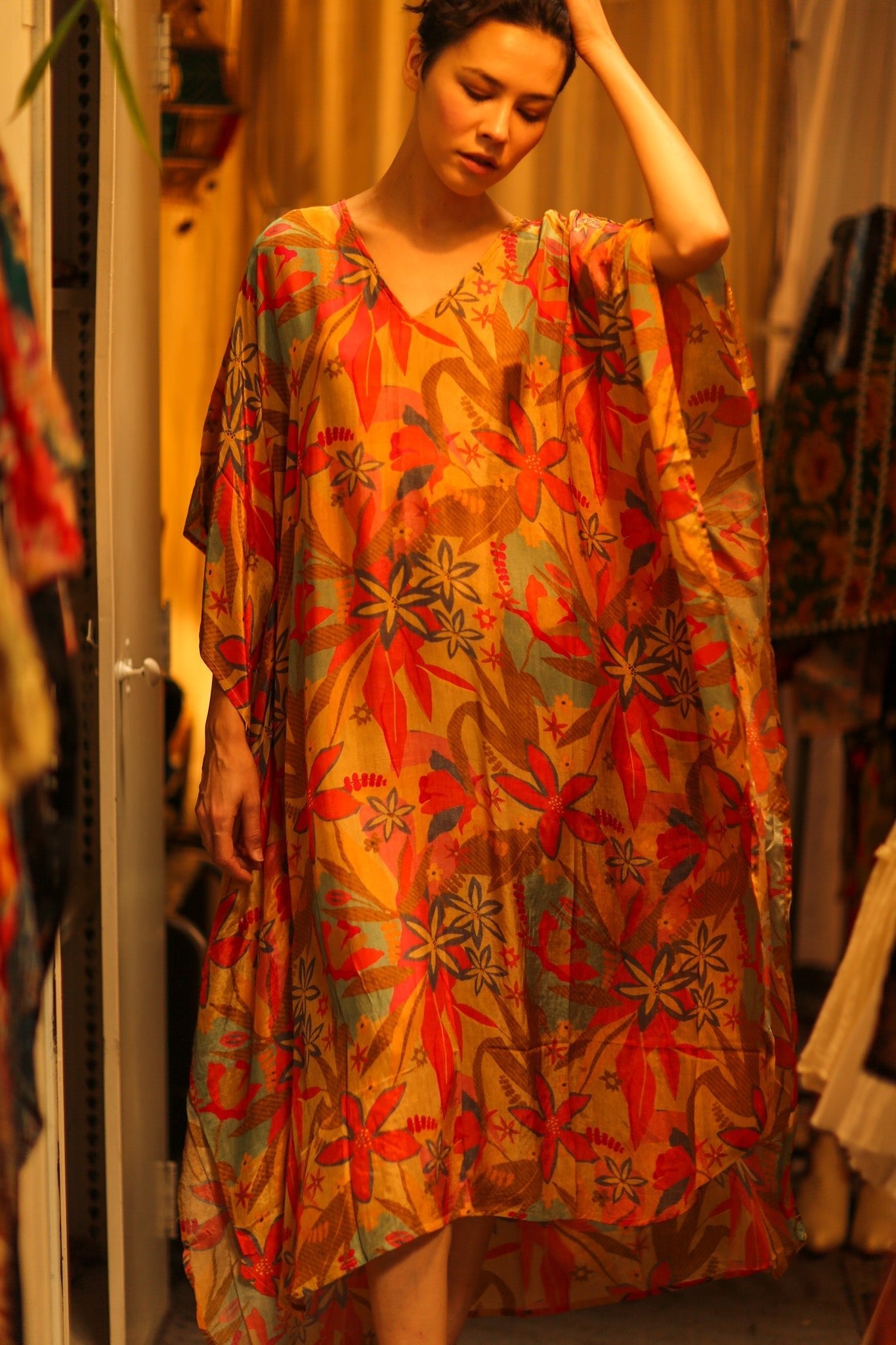 YAYA SILK KAFTAN LIGHT COLORFUL JUNGLE - MOMO STUDIO BERLIN - Berlin Concept Store - sustainable & ethical fashion