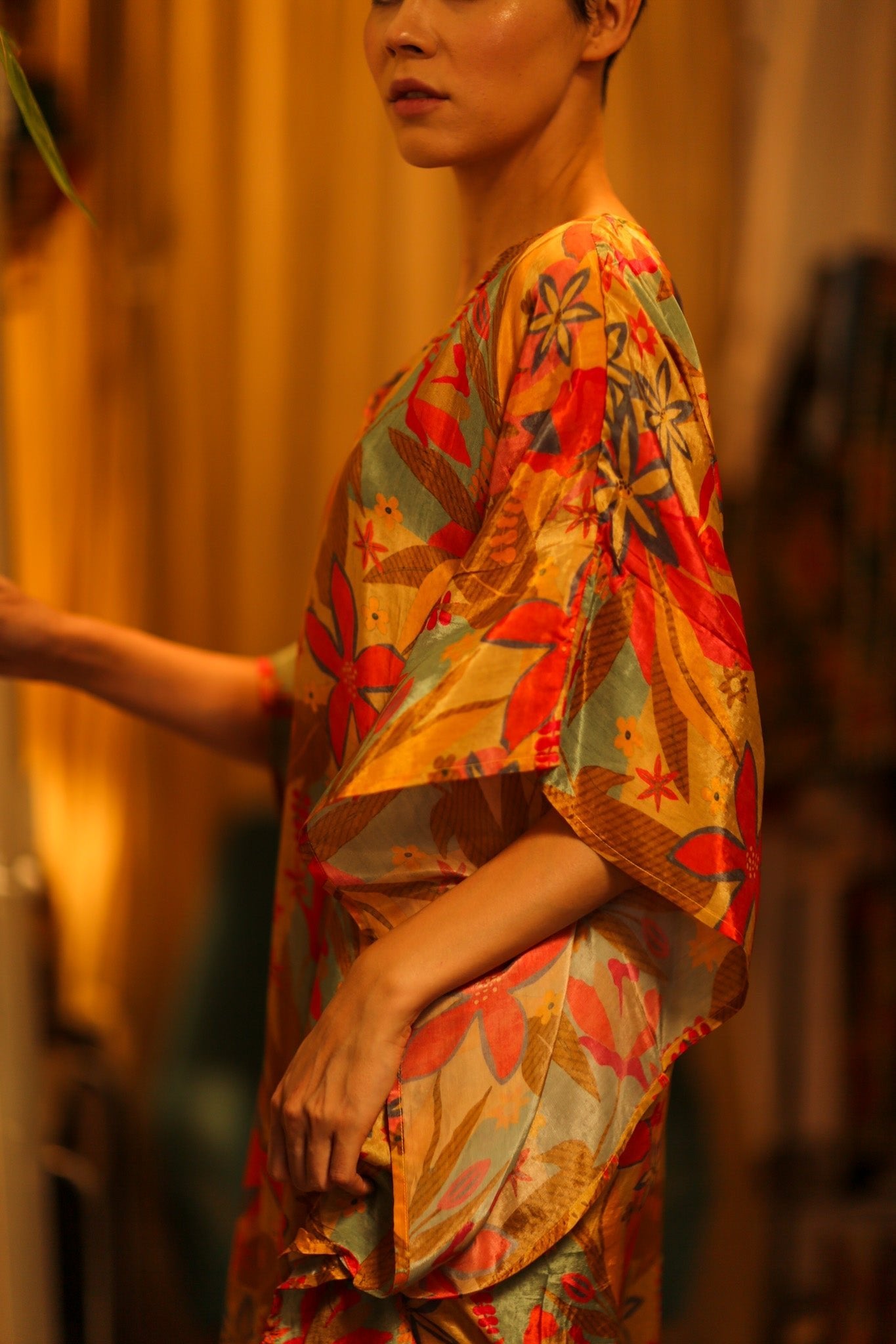 YAYA SILK KAFTAN LIGHT COLORFUL JUNGLE - MOMO STUDIO BERLIN - Berlin Concept Store - sustainable & ethical fashion