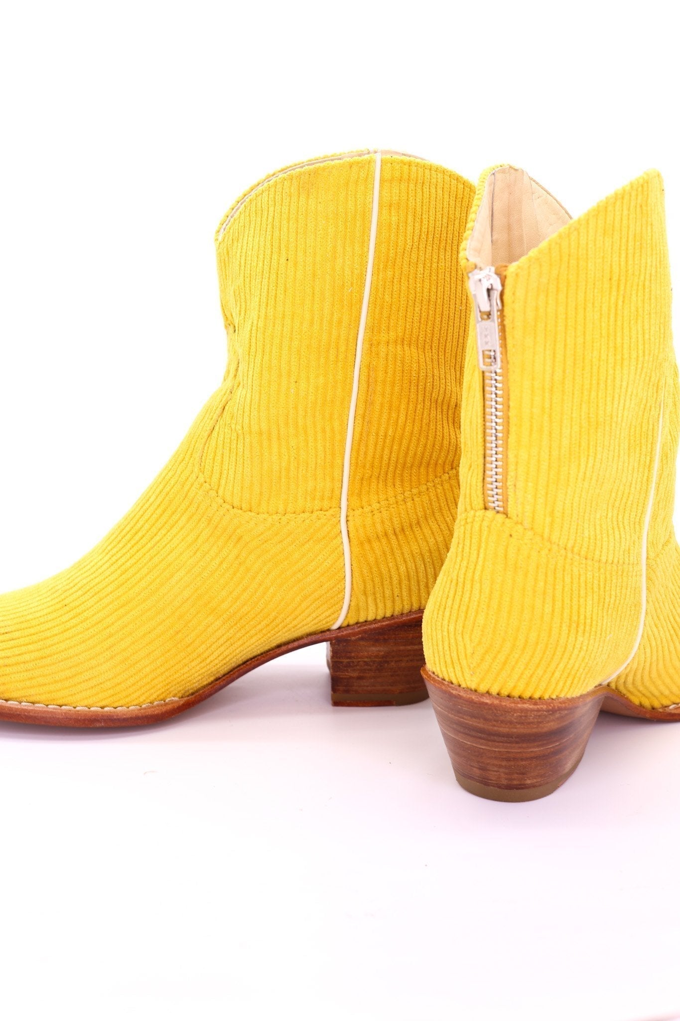 YELLOW CORDUROY BOOTIES LINNEAH - MOMO STUDIO BERLIN - Berlin Concept Store - sustainable & ethical fashion