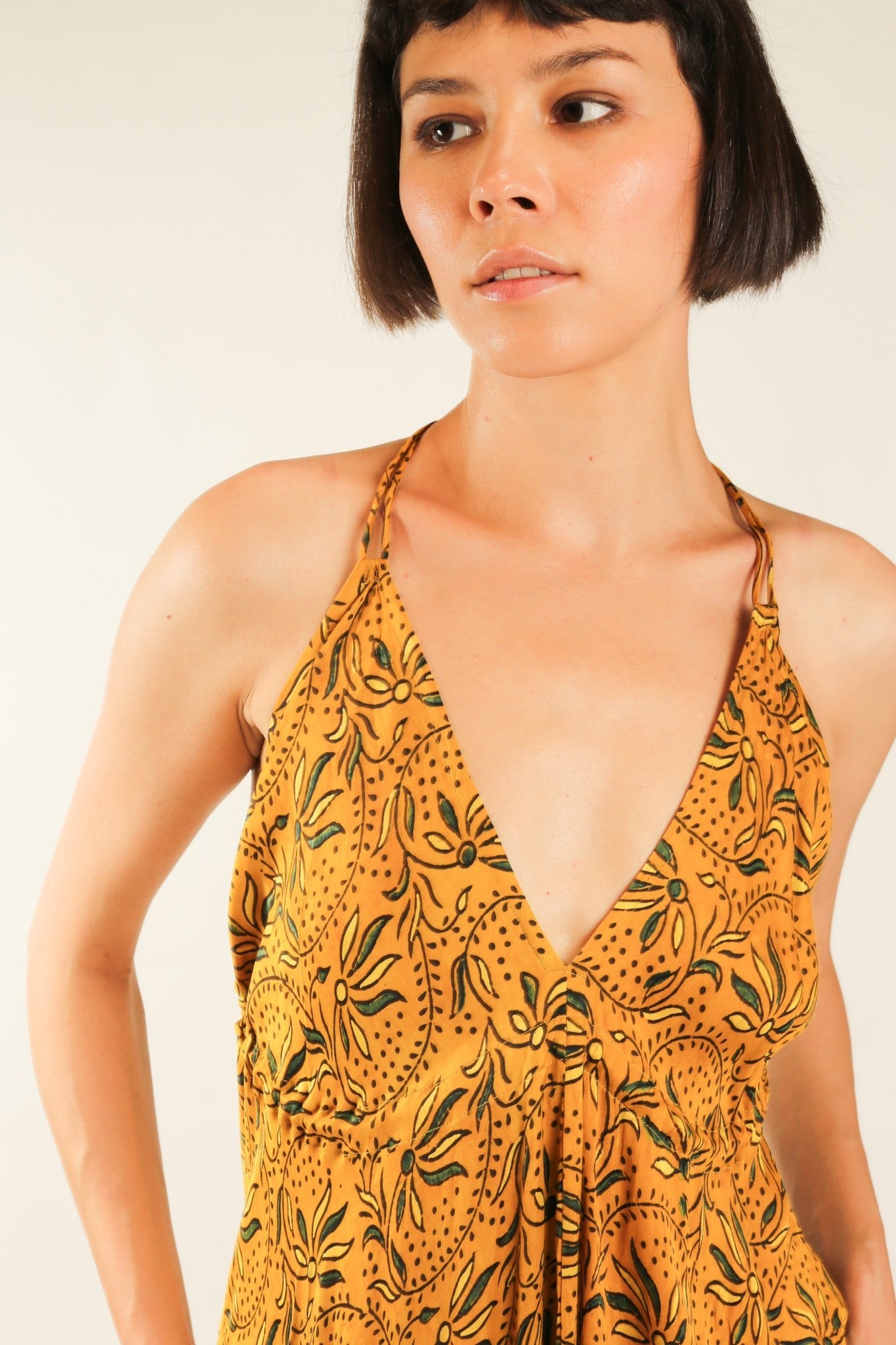 YELLOW SILK OPEN BACK SHOULDER DRESS FRANKIS - MOMO STUDIO BERLIN - Berlin Concept Store - sustainable & ethical fashion