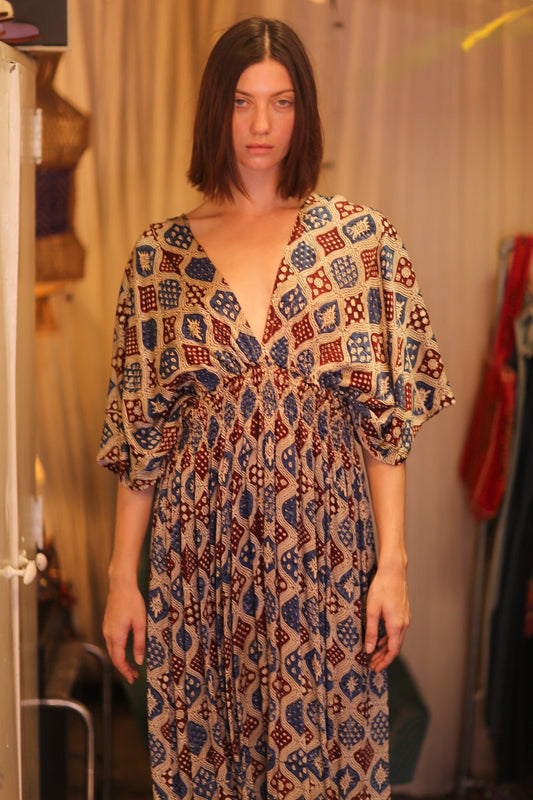 ZURI SILK DRESS PIX - MOMO STUDIO BERLIN - Berlin Concept Store - sustainable & ethical fashion