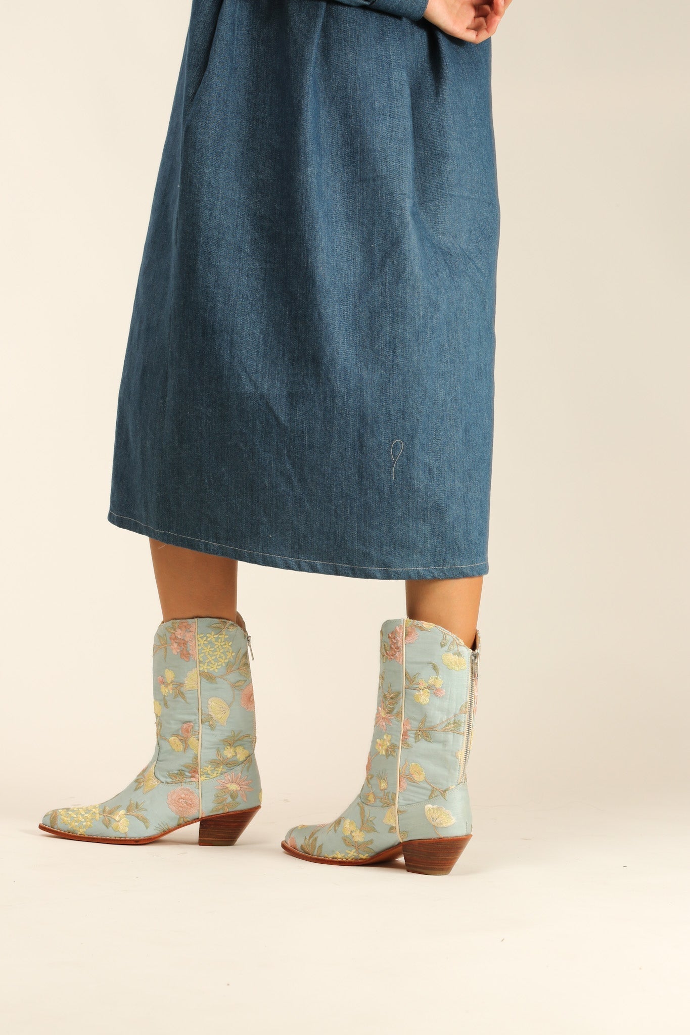 LIGHT BLUE EMBROIDERED BOOTS YANA - MOMO STUDIO BERLIN - Berlin Concept Store - sustainable & ethical fashion