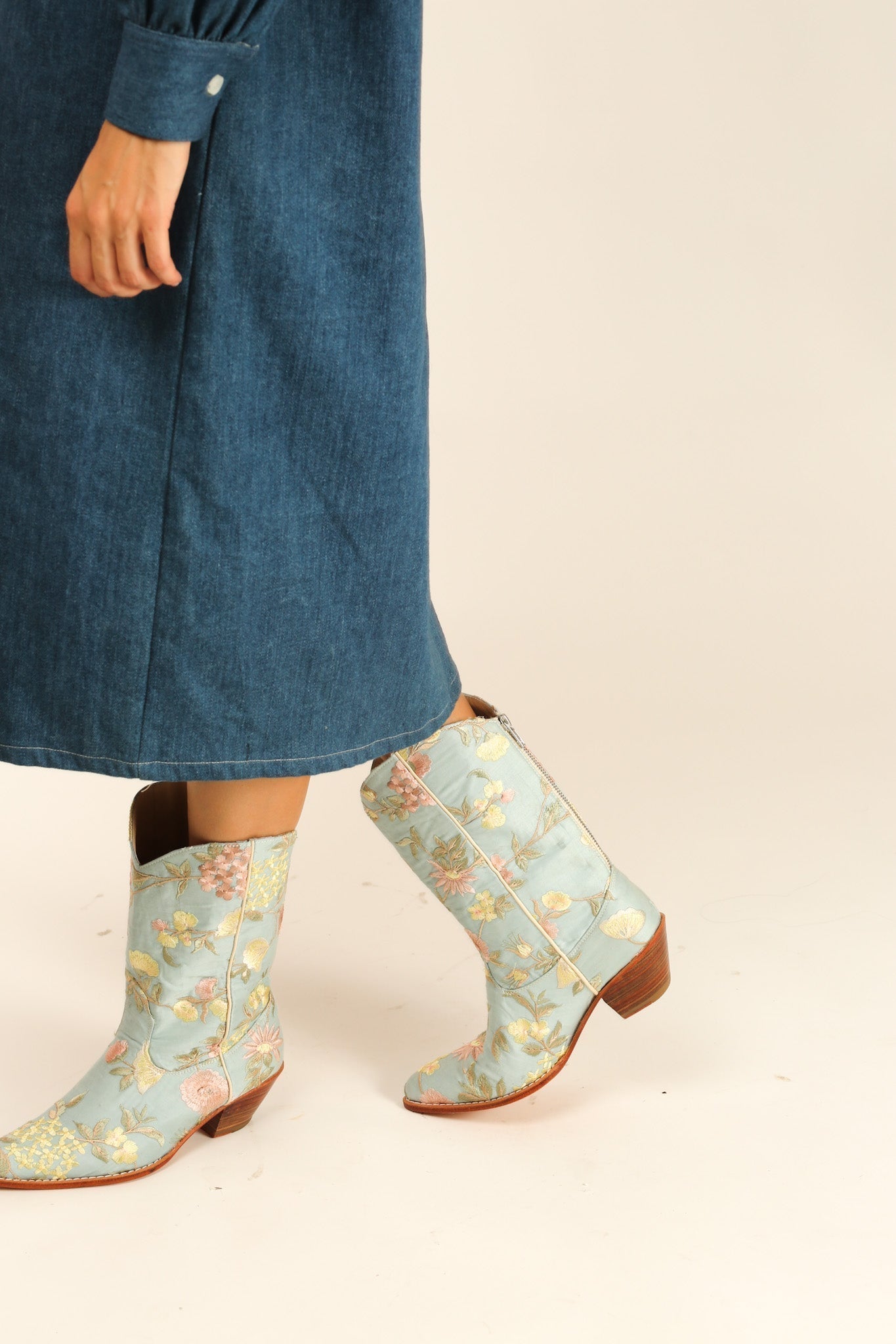 LIGHT BLUE EMBROIDERED BOOTS YANA - MOMO STUDIO BERLIN - Berlin Concept Store - sustainable & ethical fashion