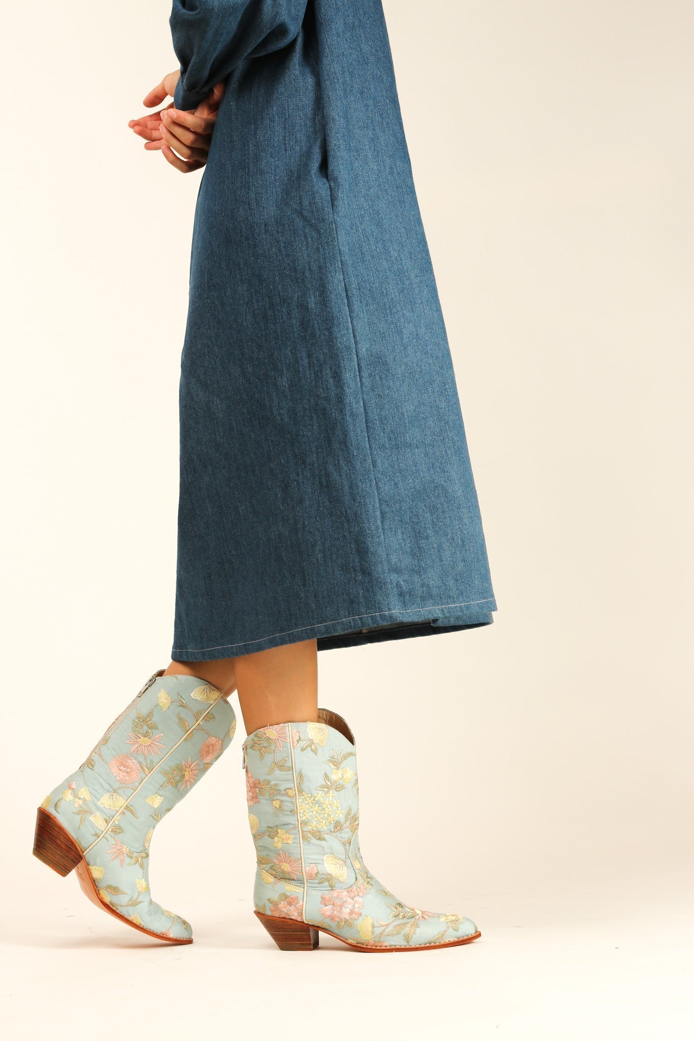 LIGHT BLUE EMBROIDERED BOOTS YANA - MOMO STUDIO BERLIN - Berlin Concept Store - sustainable & ethical fashion